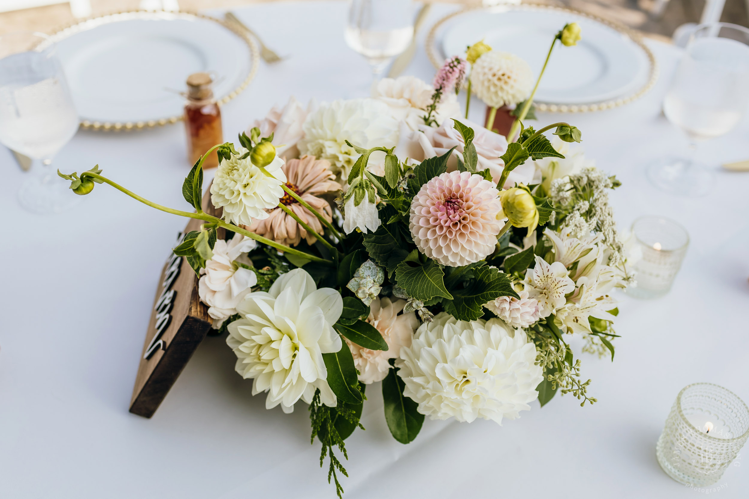 North Fork Farm Snoqualmie wedding by Snoqualmie wedding photographer James Thomas Long Photography