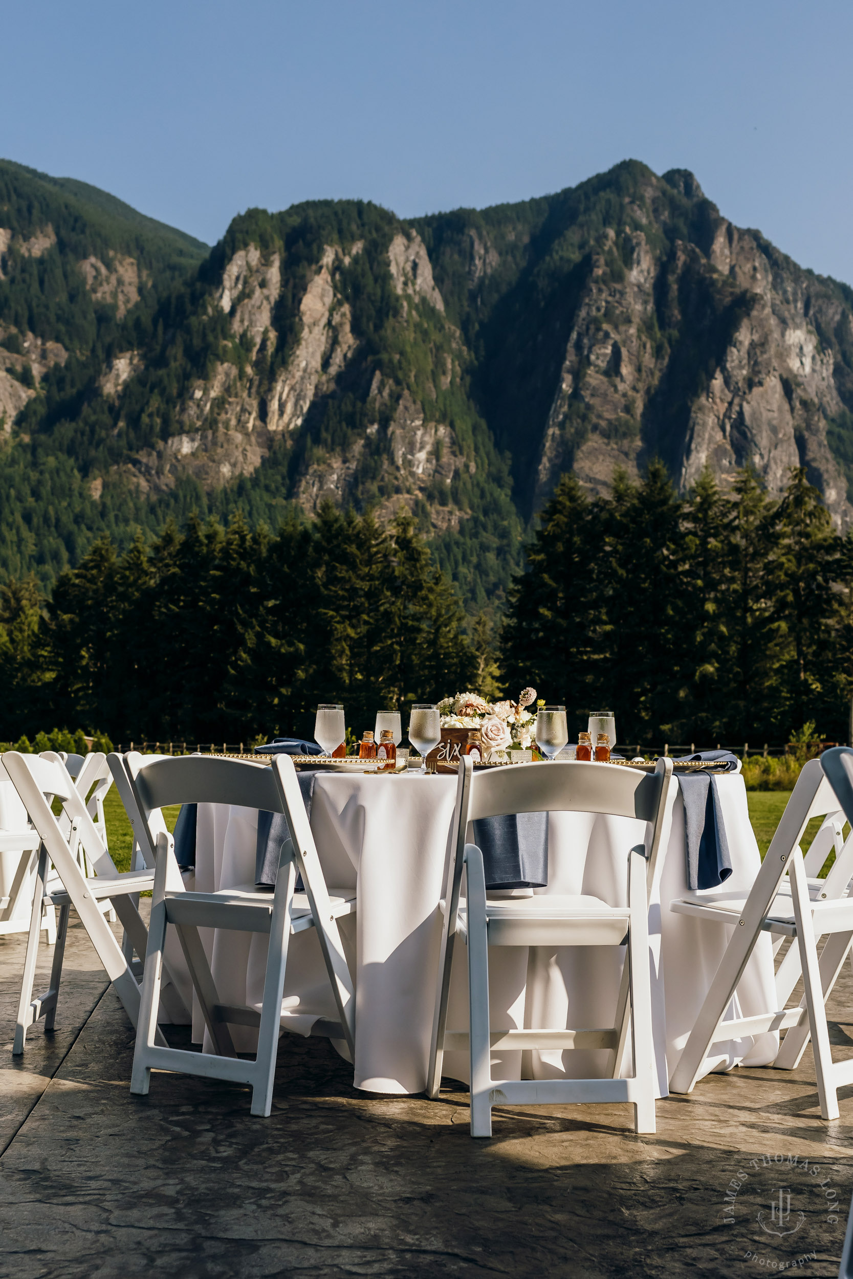 North Fork Farm Snoqualmie wedding by Snoqualmie wedding photographer James Thomas Long Photography