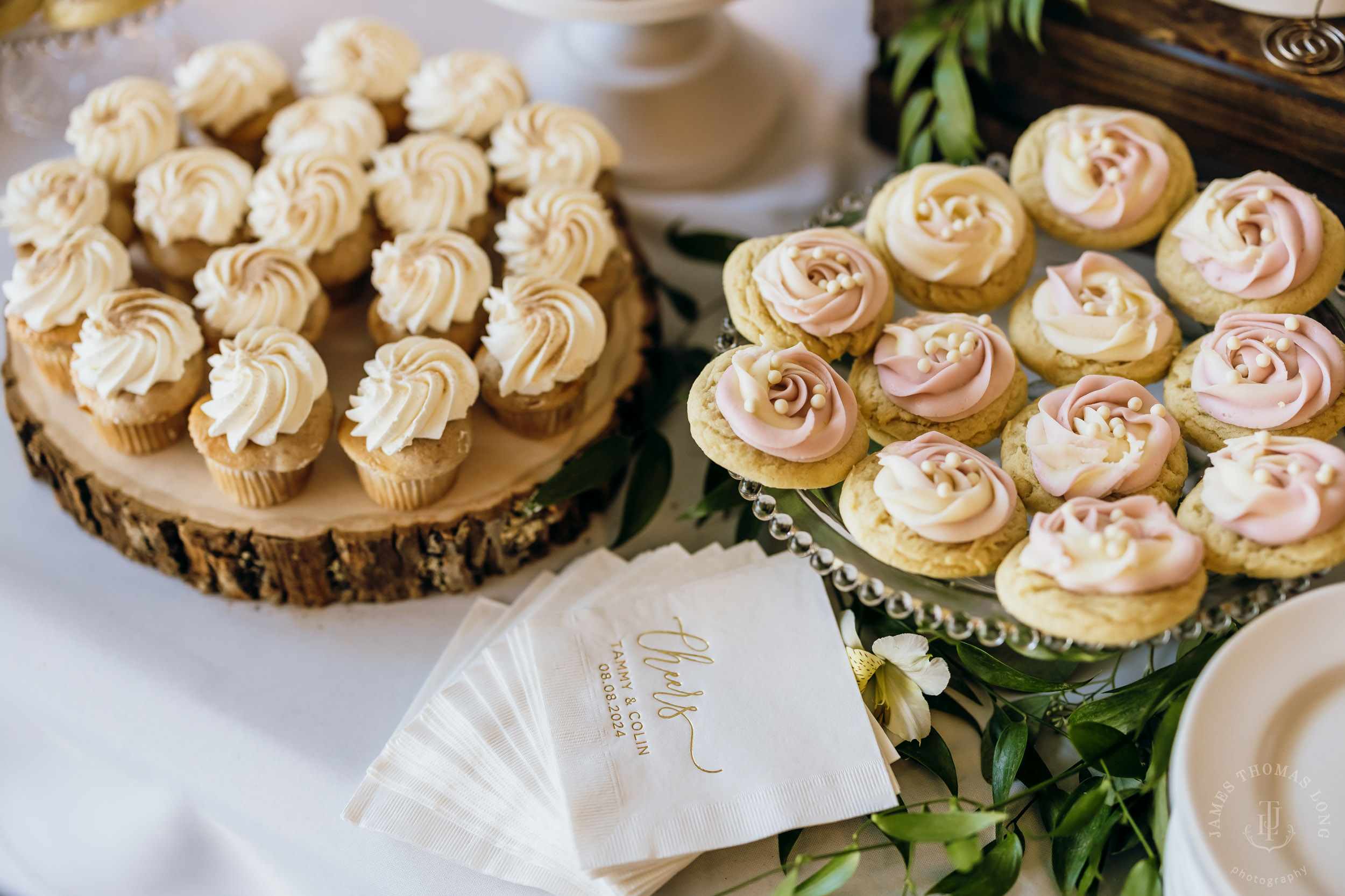 North Fork Farm Snoqualmie wedding by Snoqualmie wedding photographer James Thomas Long Photography