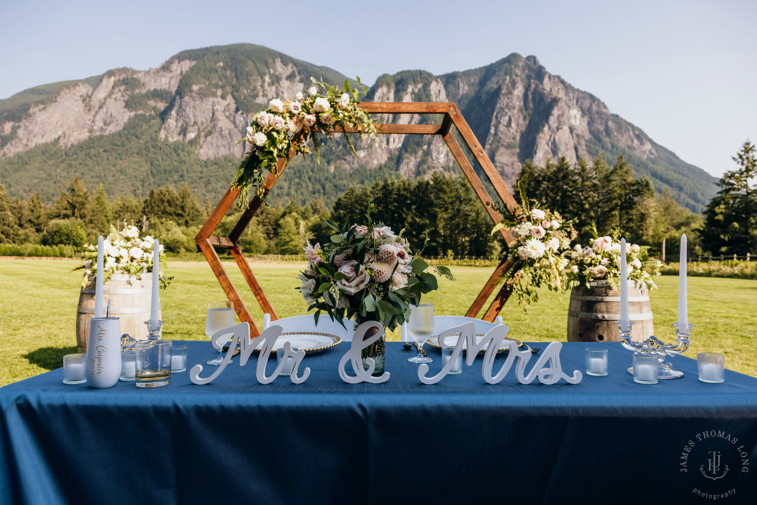 North Fork Farm Snoqualmie wedding by Snoqualmie wedding photographer James Thomas Long Photography