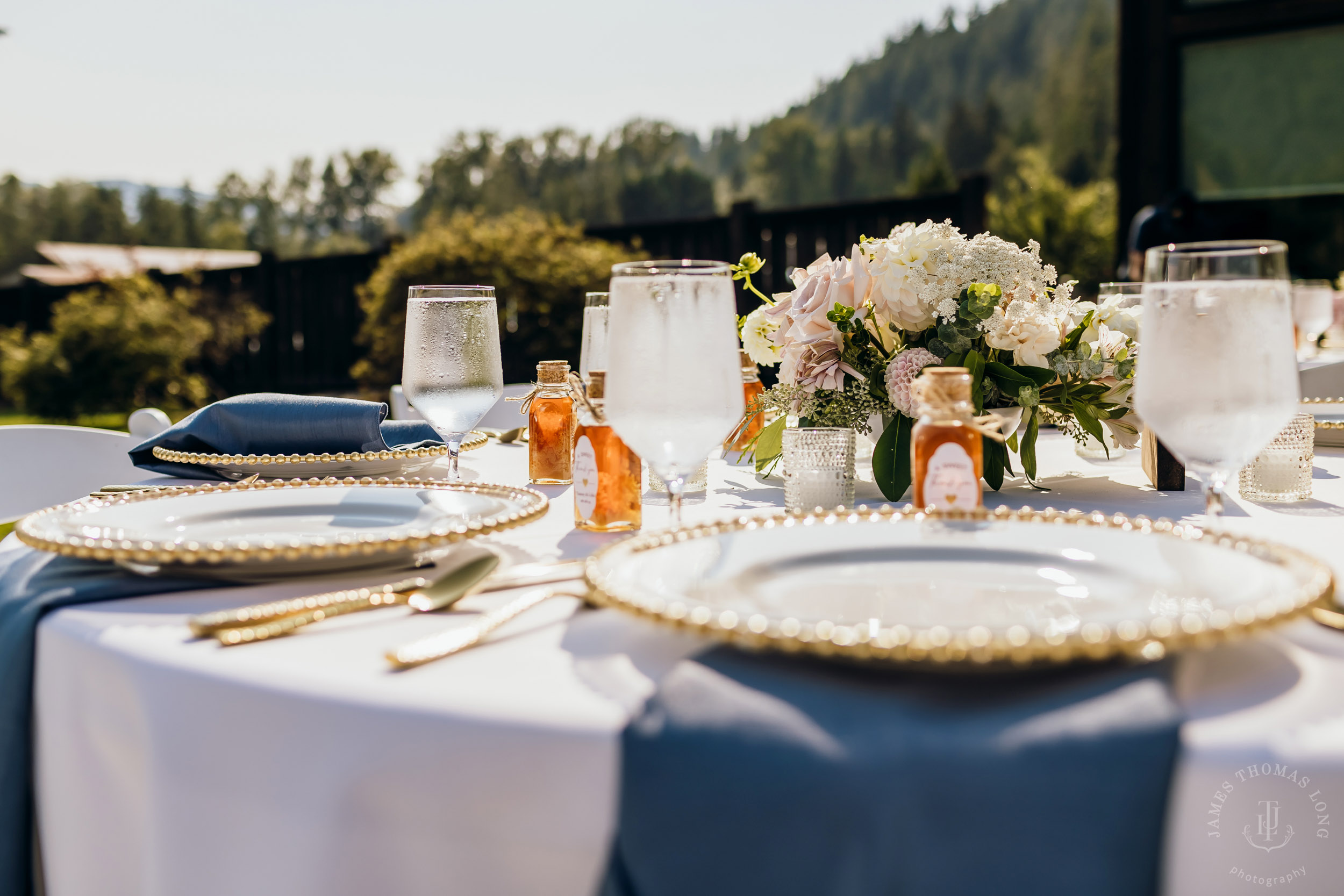 North Fork Farm Snoqualmie wedding by Snoqualmie wedding photographer James Thomas Long Photography