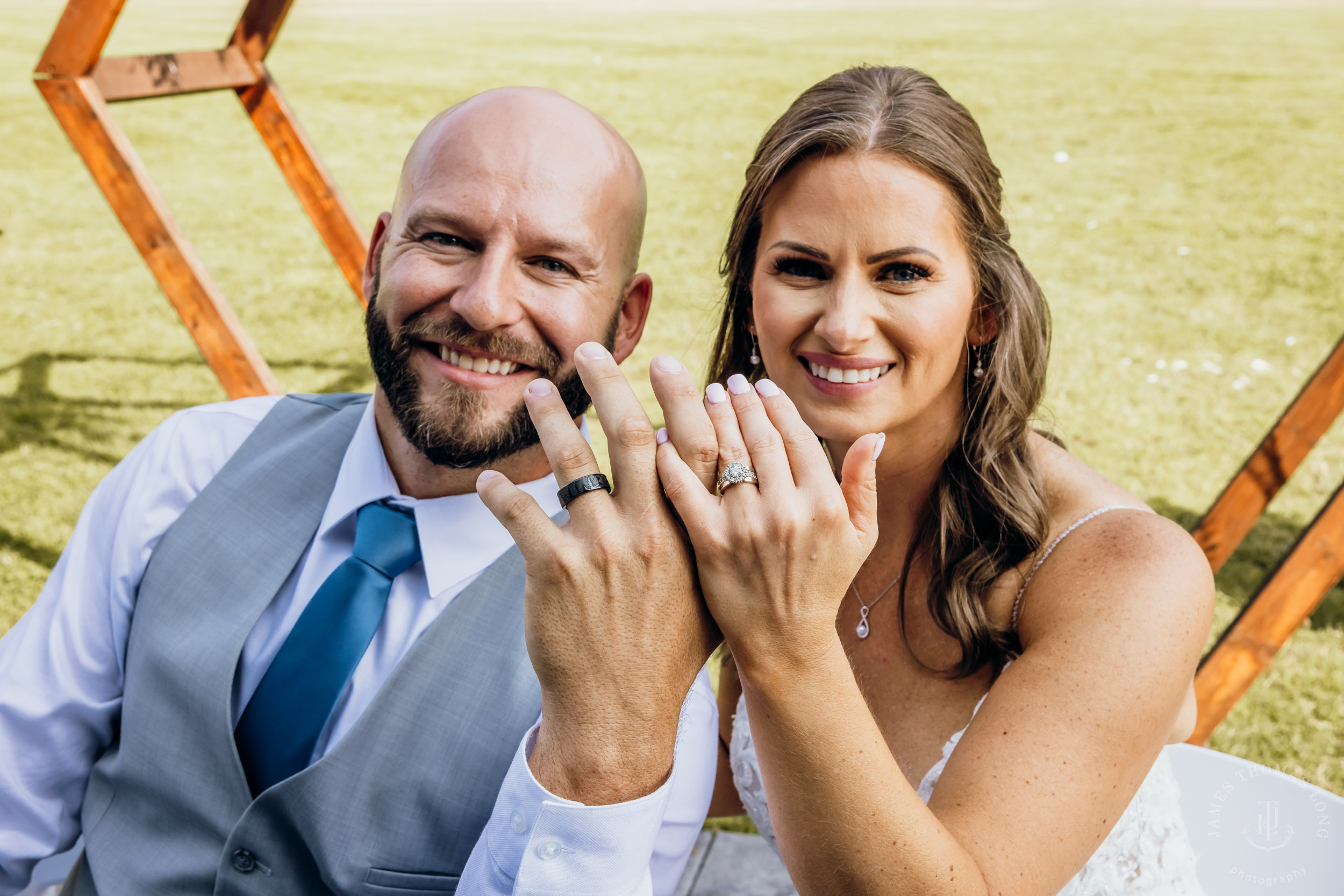 North Fork Farm Snoqualmie wedding by Snoqualmie wedding photographer James Thomas Long Photography