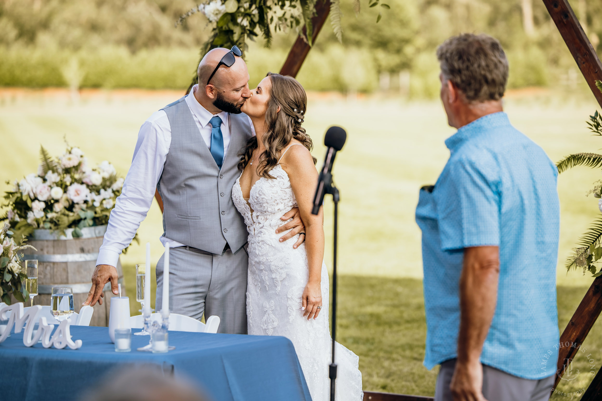 North Fork Farm Snoqualmie wedding by Snoqualmie wedding photographer James Thomas Long Photography