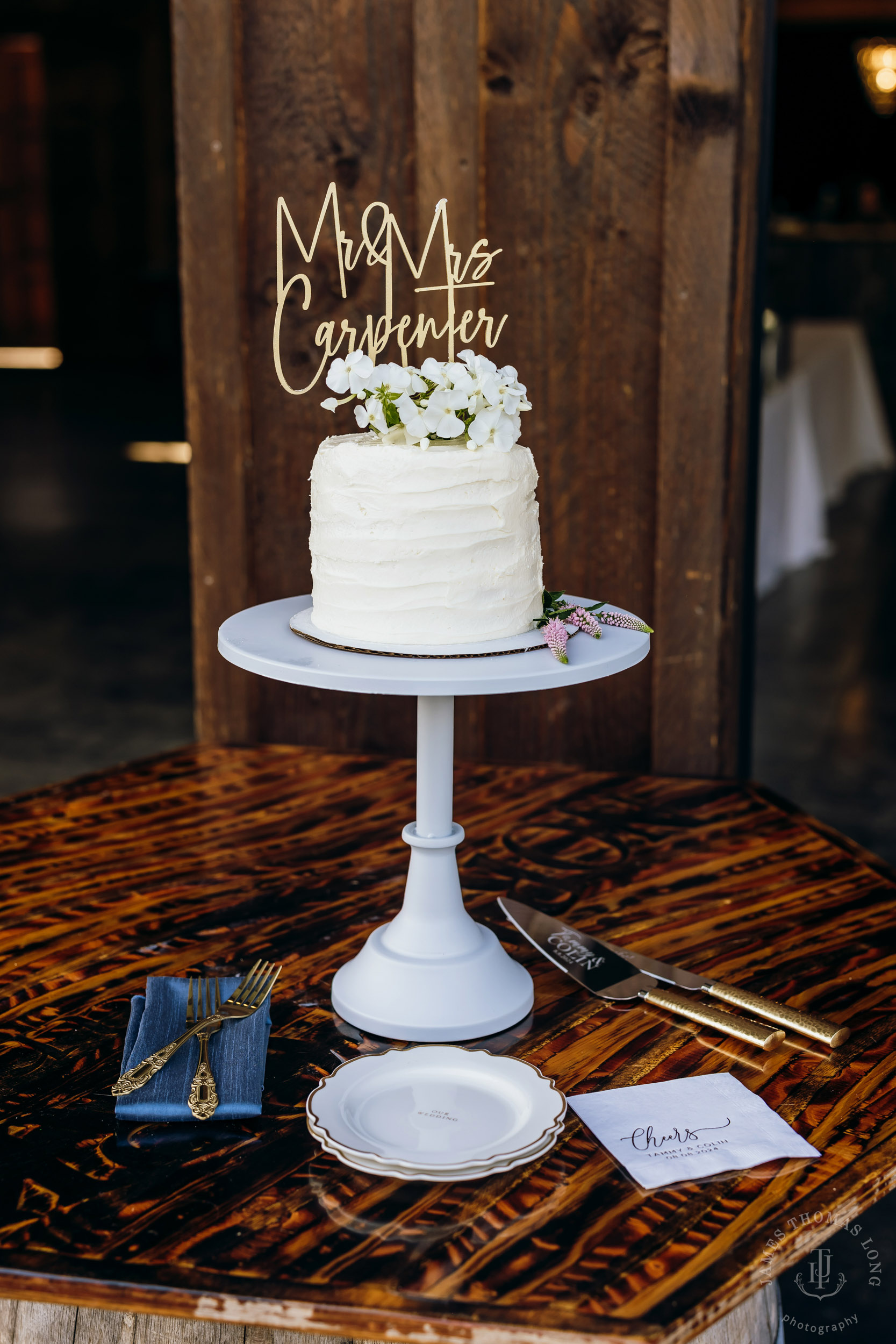 North Fork Farm Snoqualmie wedding by Snoqualmie wedding photographer James Thomas Long Photography