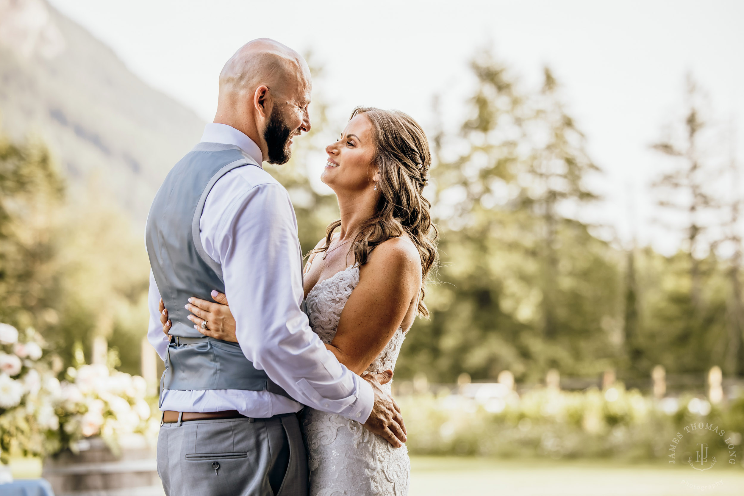 North Fork Farm Snoqualmie wedding by Snoqualmie wedding photographer James Thomas Long Photography