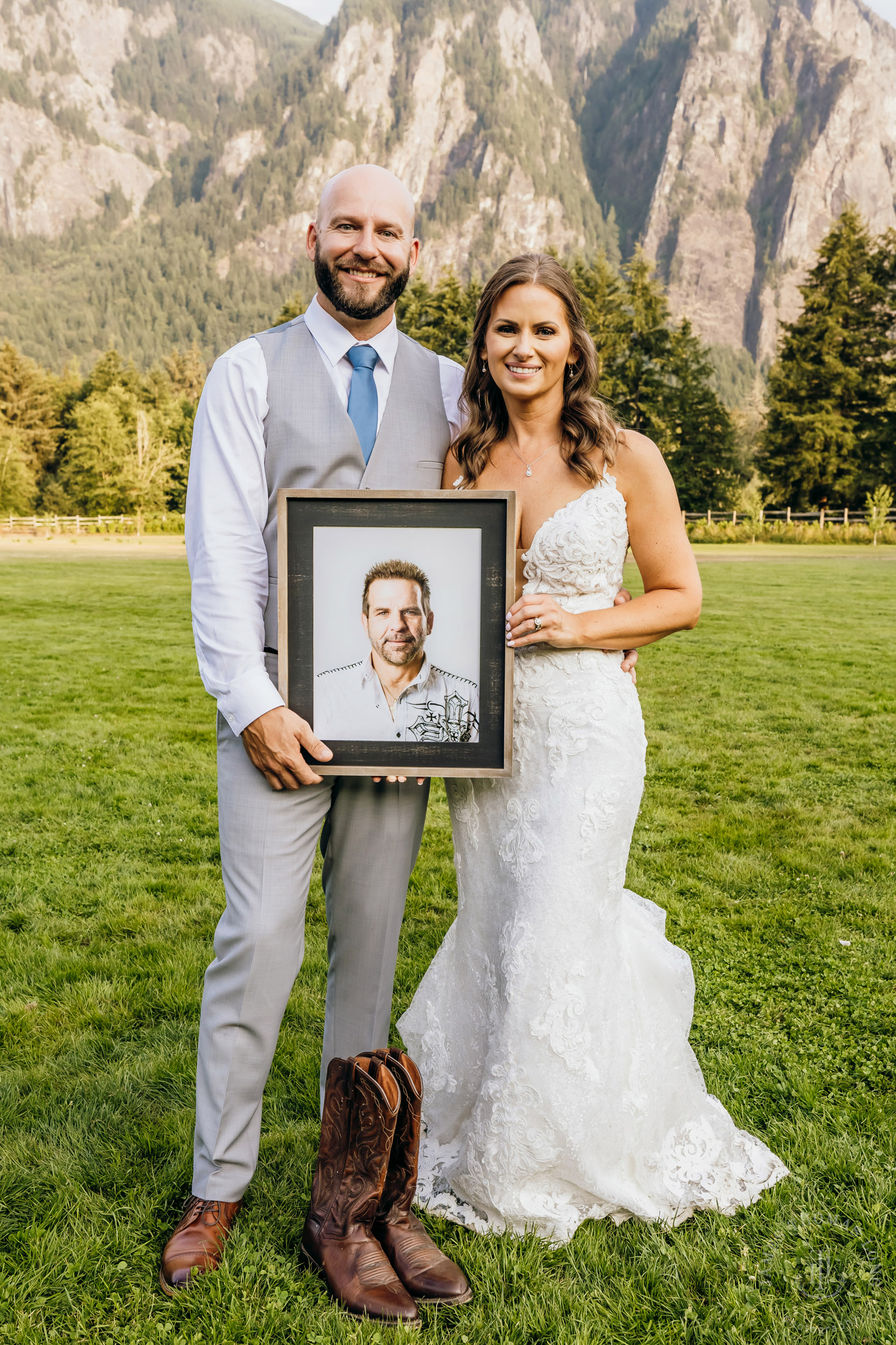 North Fork Farm Snoqualmie wedding by Snoqualmie wedding photographer James Thomas Long Photography