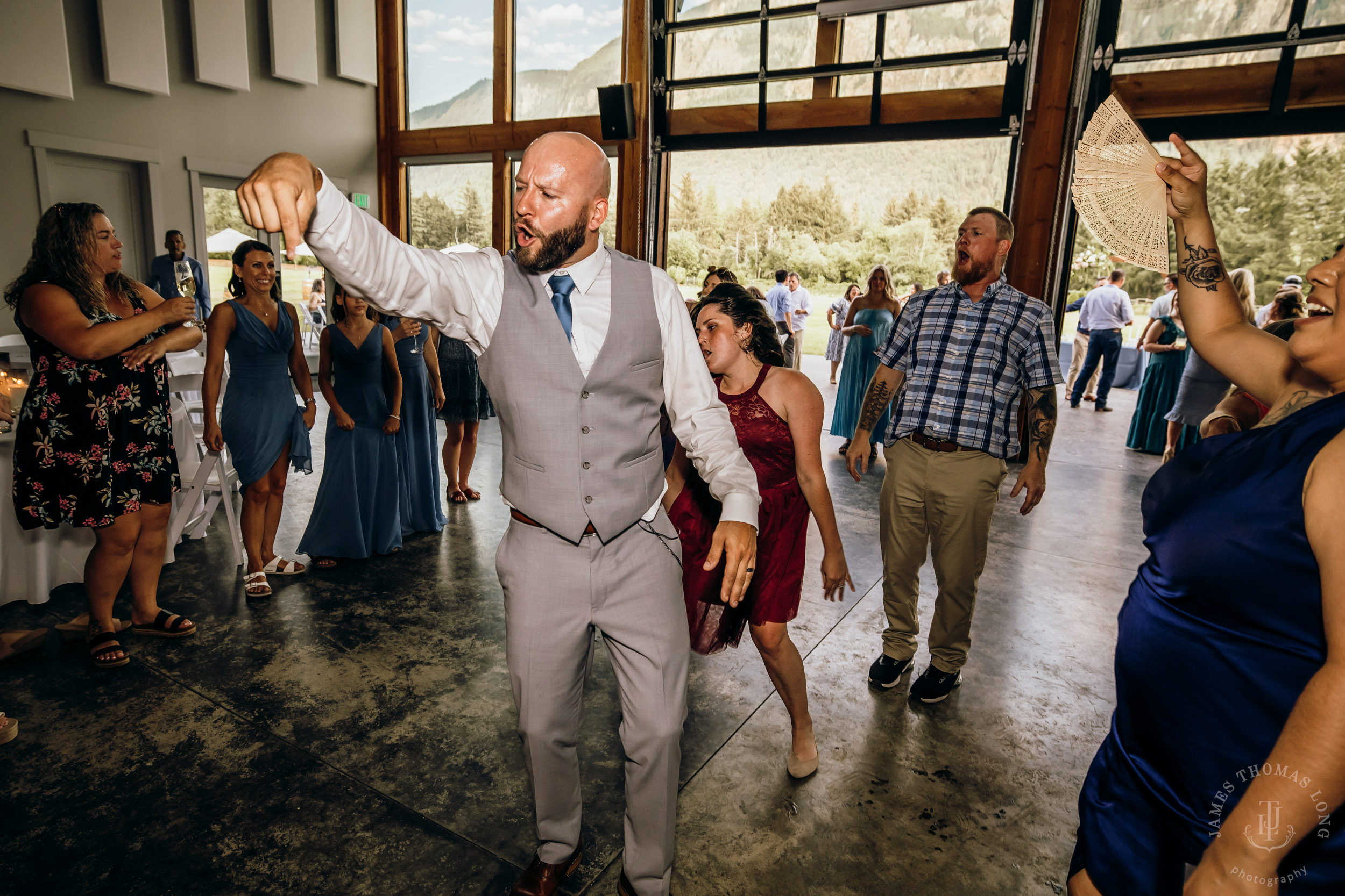 North Fork Farm Snoqualmie wedding by Snoqualmie wedding photographer James Thomas Long Photography