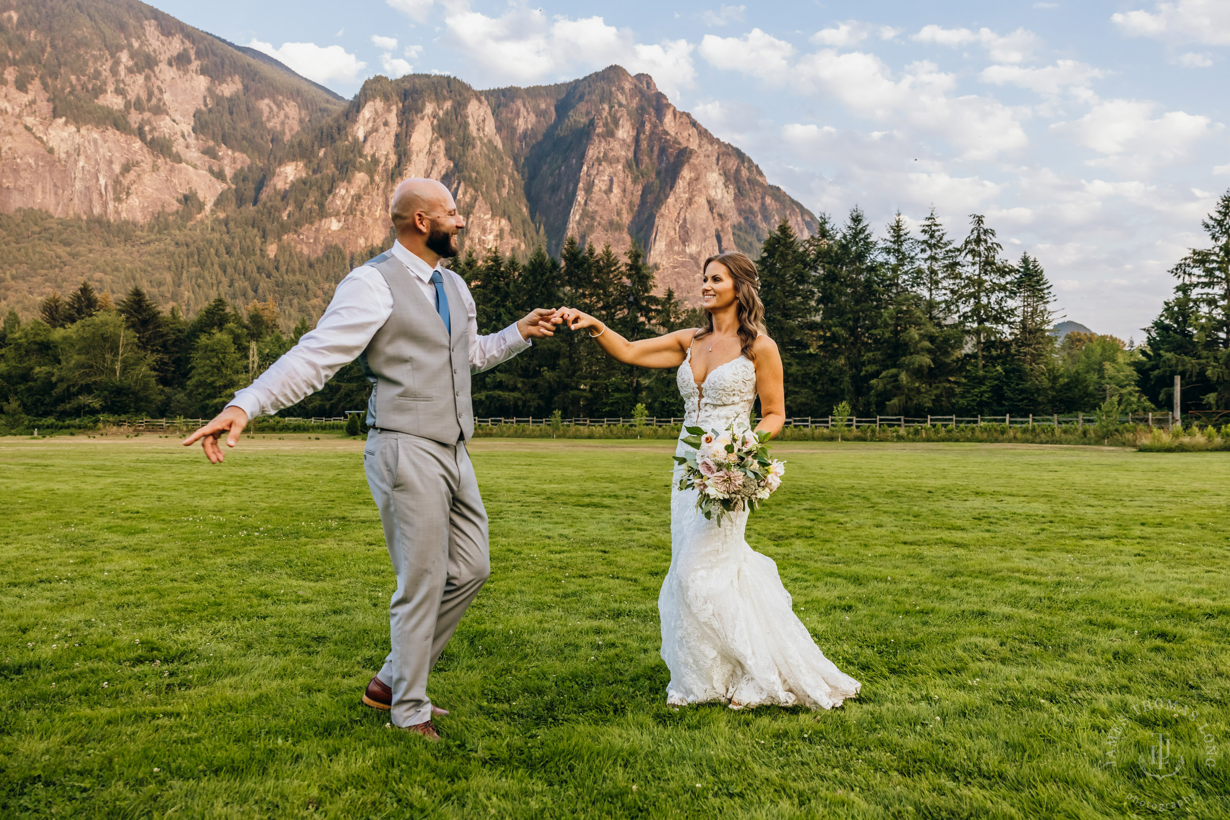 North Fork Farm Snoqualmie wedding by Snoqualmie wedding photographer James Thomas Long Photography