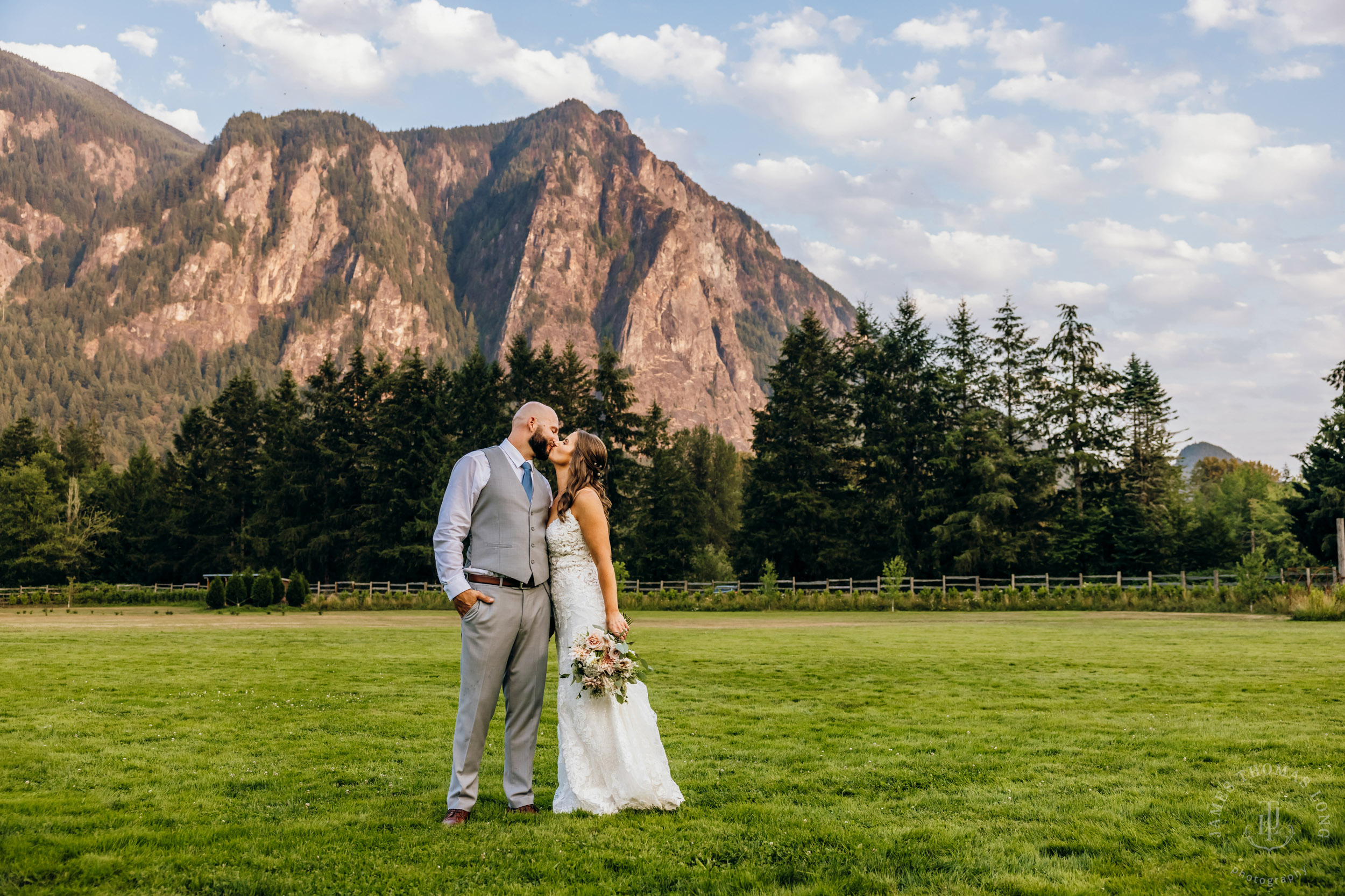 North Fork Farm Snoqualmie wedding by Snoqualmie wedding photographer James Thomas Long Photography