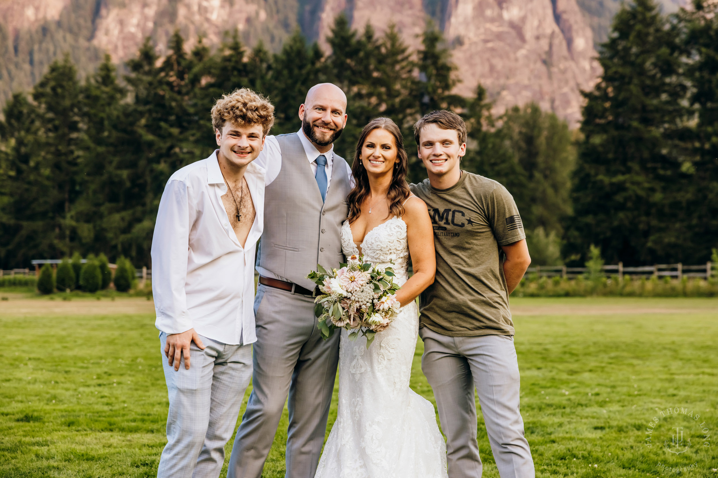 North Fork Farm Snoqualmie wedding by Snoqualmie wedding photographer James Thomas Long Photography