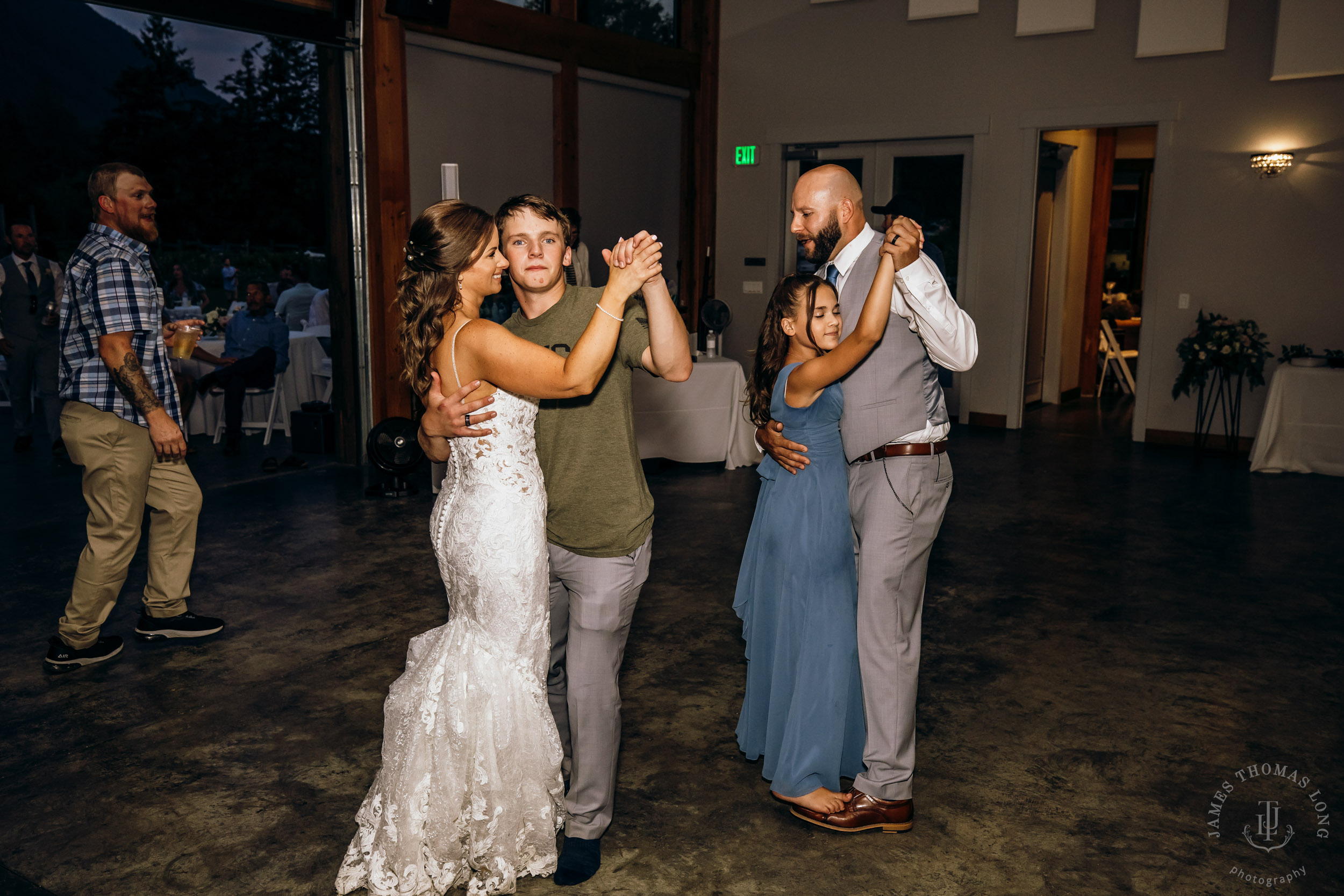 North Fork Farm Snoqualmie wedding by Snoqualmie wedding photographer James Thomas Long Photography