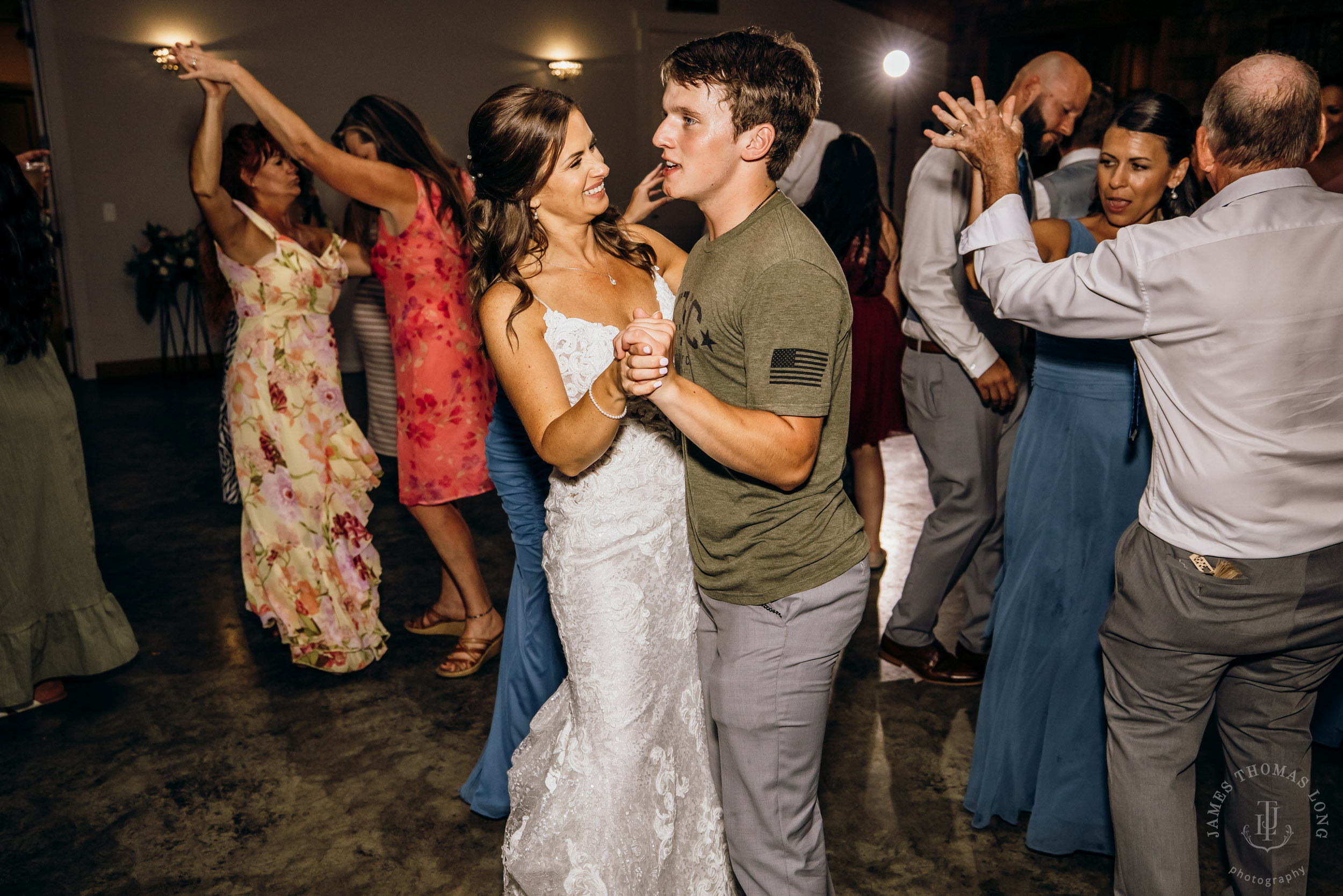 North Fork Farm Snoqualmie wedding by Snoqualmie wedding photographer James Thomas Long Photography