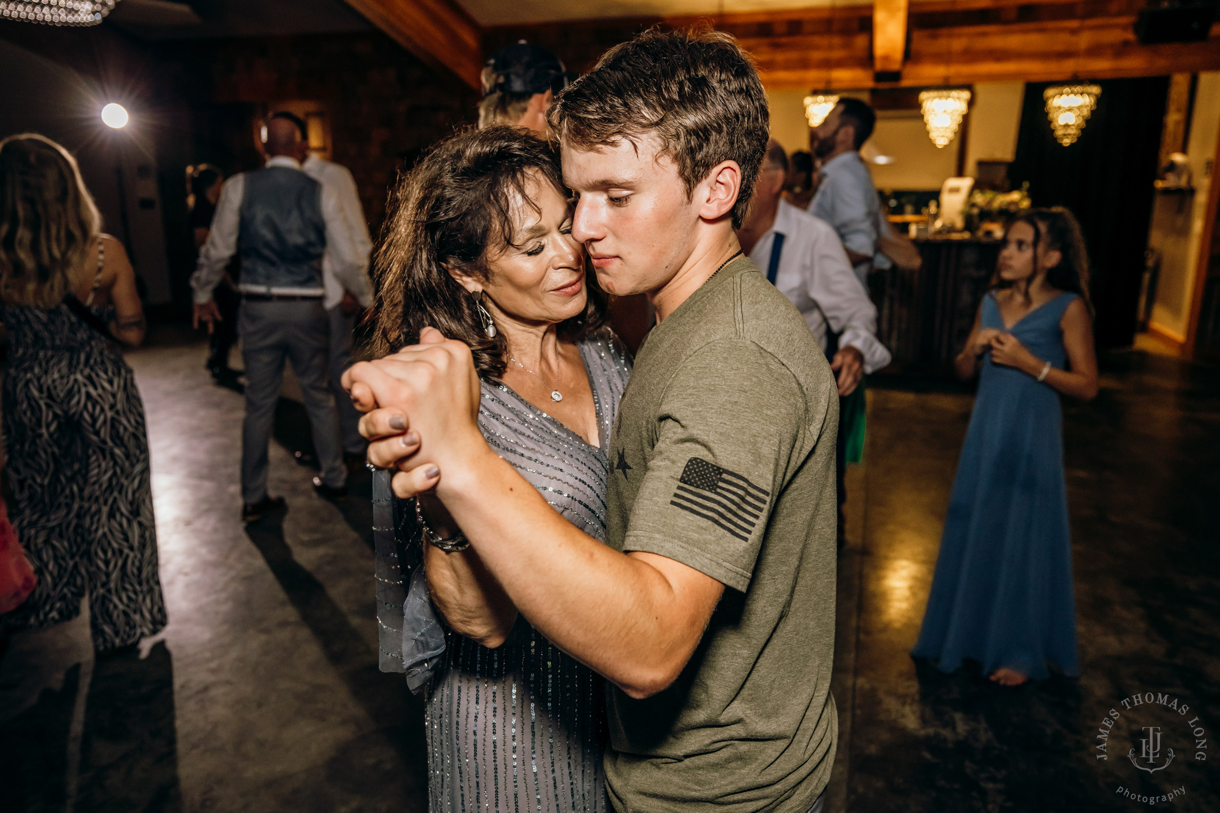 North Fork Farm Snoqualmie wedding by Snoqualmie wedding photographer James Thomas Long Photography