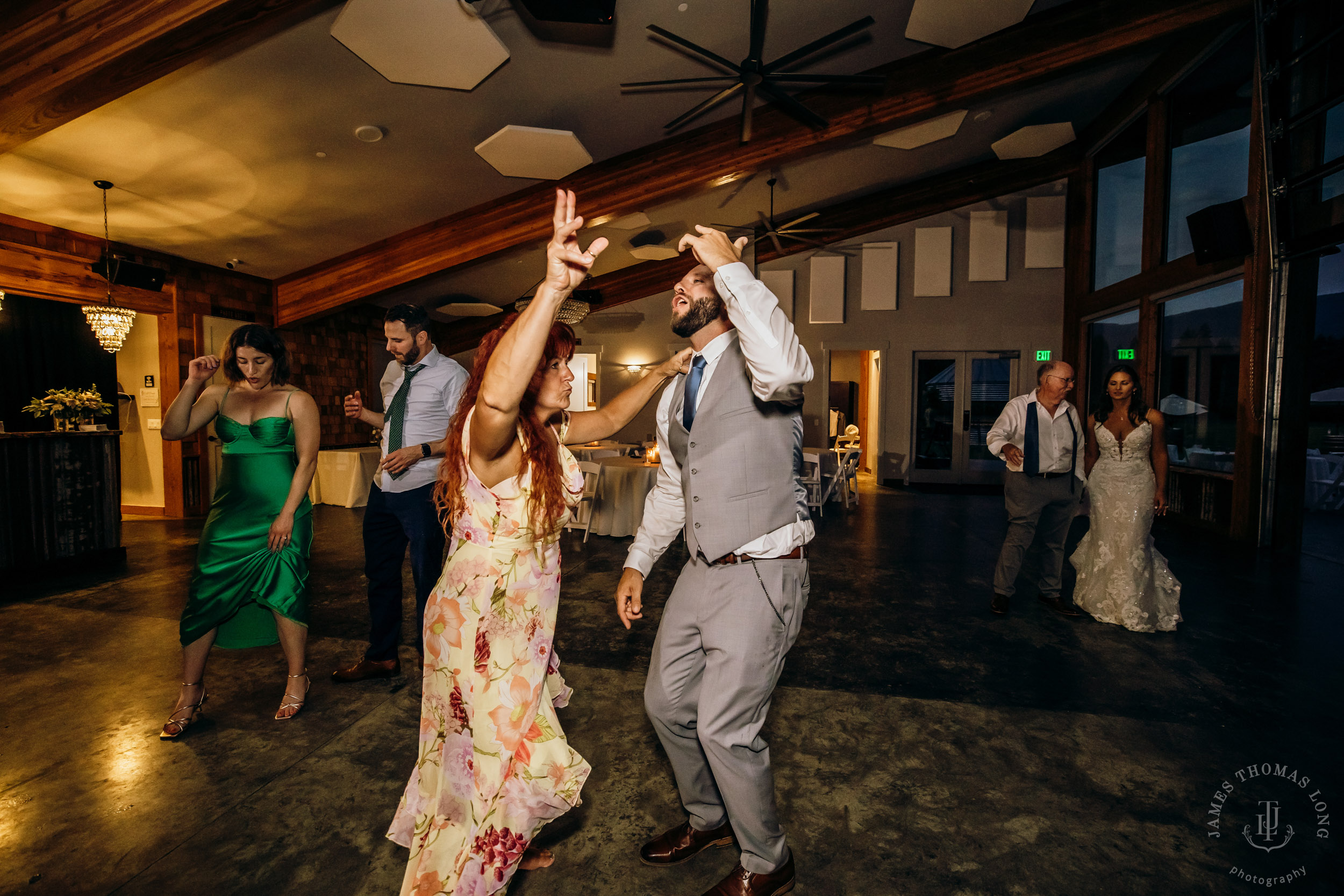 North Fork Farm Snoqualmie wedding by Snoqualmie wedding photographer James Thomas Long Photography