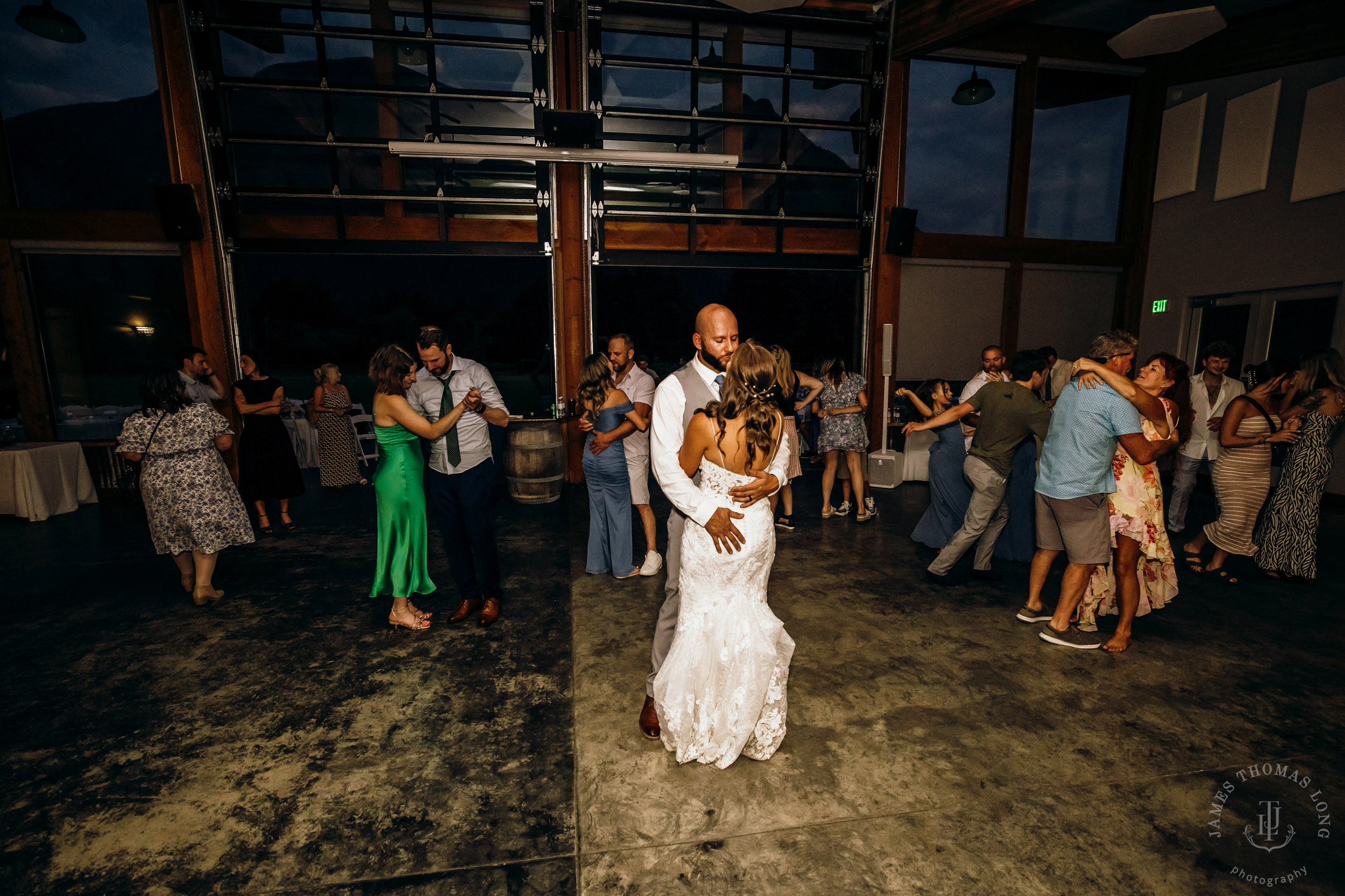 North Fork Farm Snoqualmie wedding by Snoqualmie wedding photographer James Thomas Long Photography