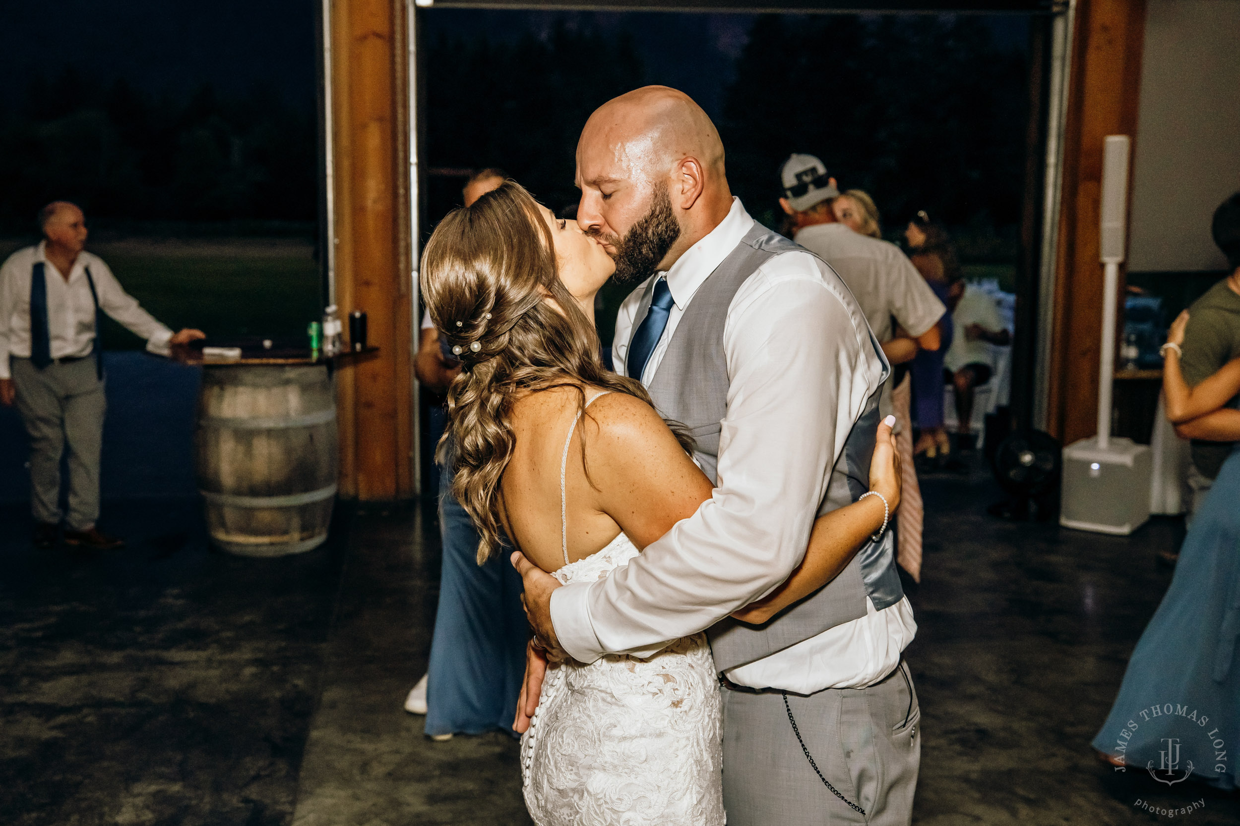 North Fork Farm Snoqualmie wedding by Snoqualmie wedding photographer James Thomas Long Photography