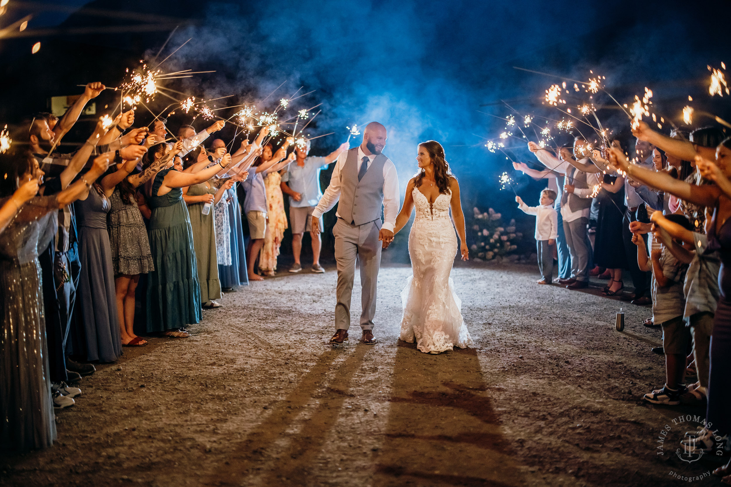 North Fork Farm Snoqualmie wedding by Snoqualmie wedding photographer James Thomas Long Photography