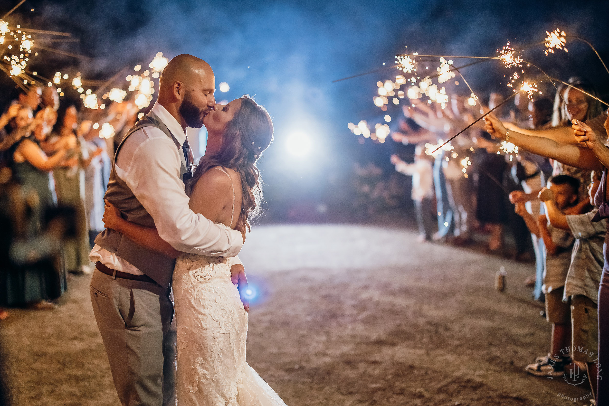 North Fork Farm Snoqualmie wedding by Snoqualmie wedding photographer James Thomas Long Photography