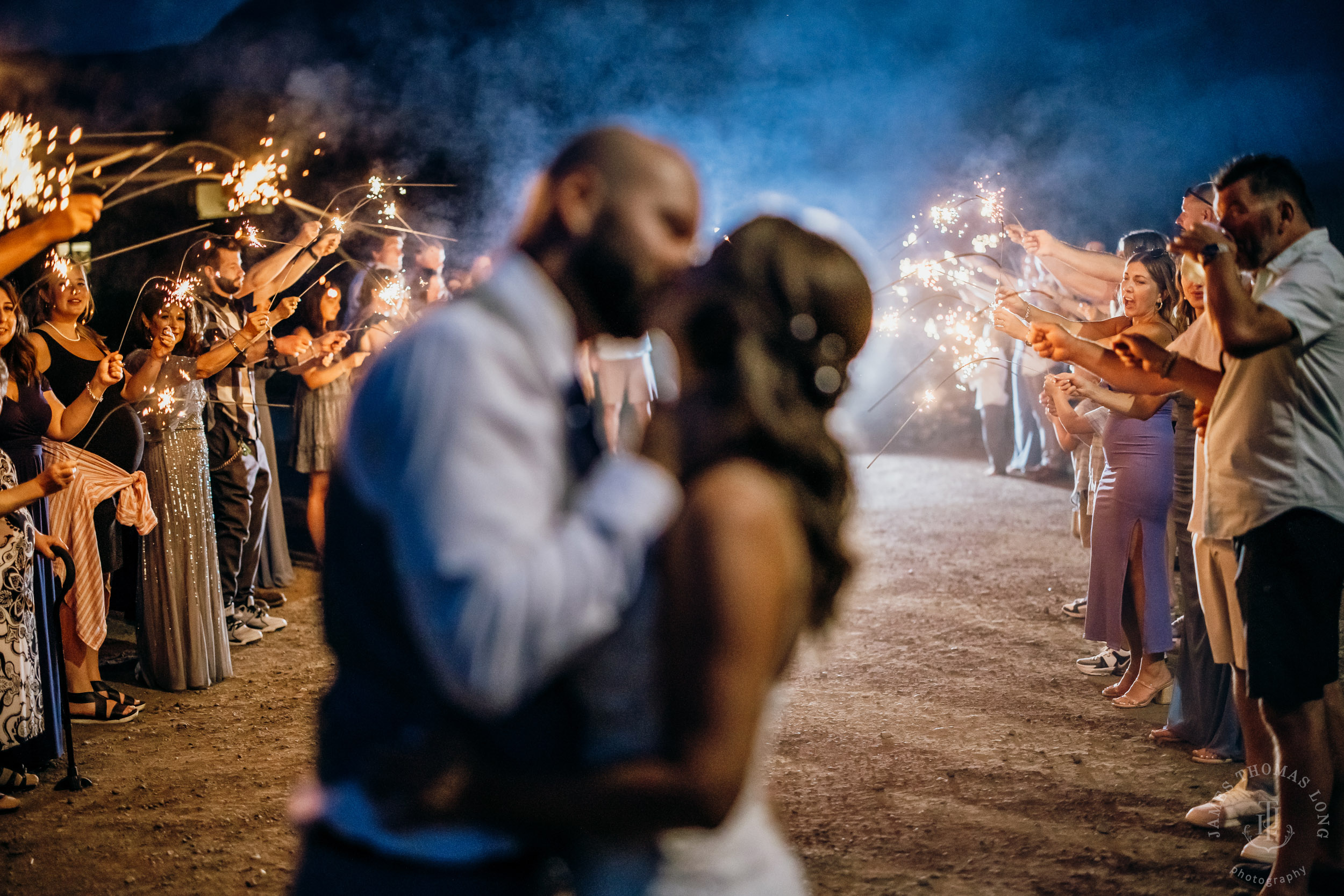 North Fork Farm Snoqualmie wedding by Snoqualmie wedding photographer James Thomas Long Photography