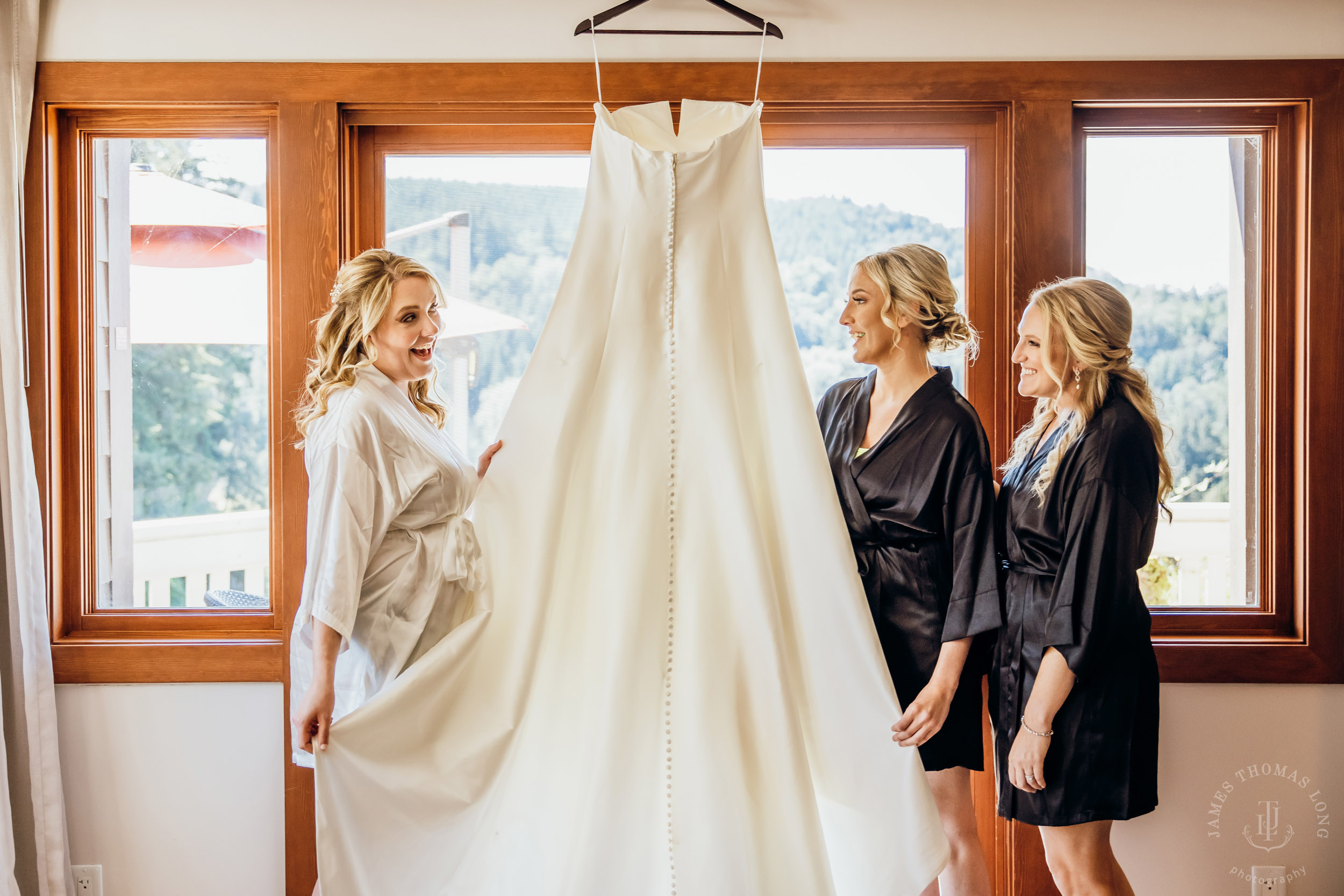 Salish Lodge & Spa Snoqualmie intimate wedding by Snoqualmie wedding photographer James Thomas Long Photography