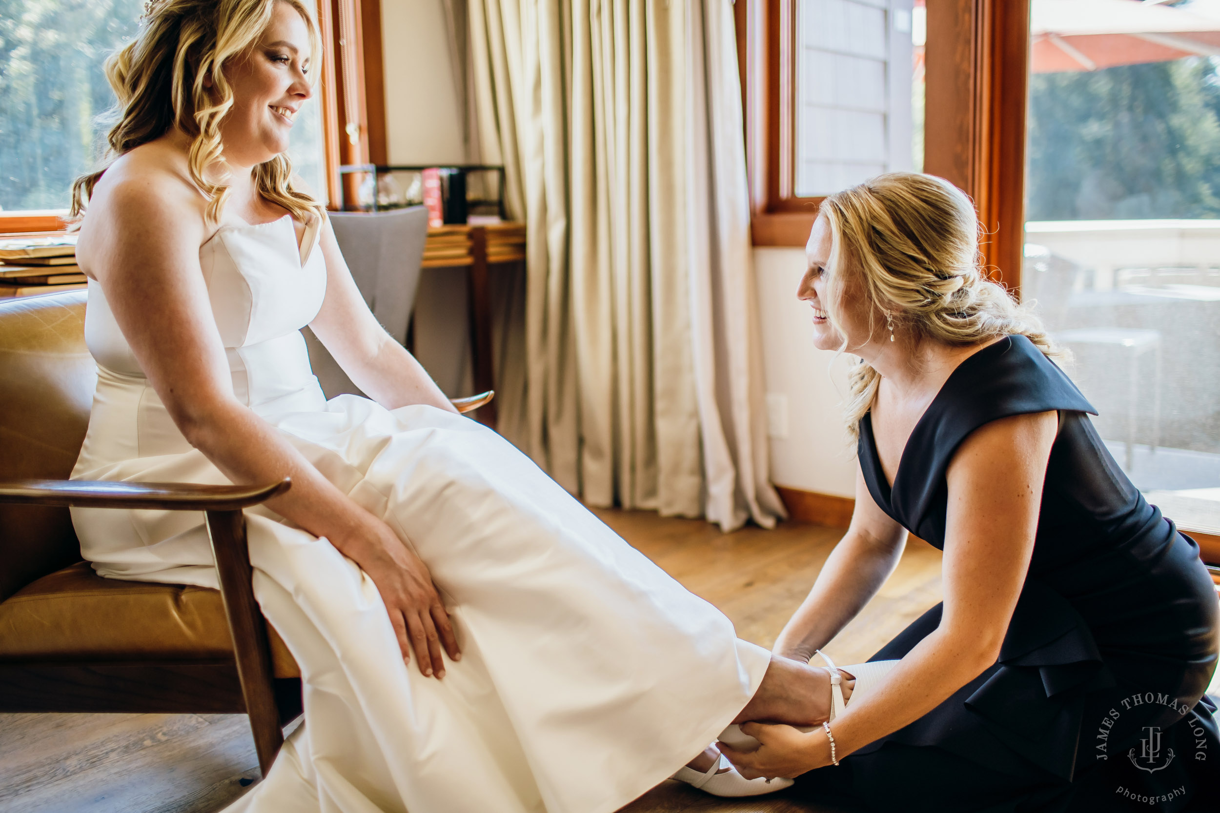 Salish Lodge & Spa Snoqualmie intimate wedding by Snoqualmie wedding photographer James Thomas Long Photography