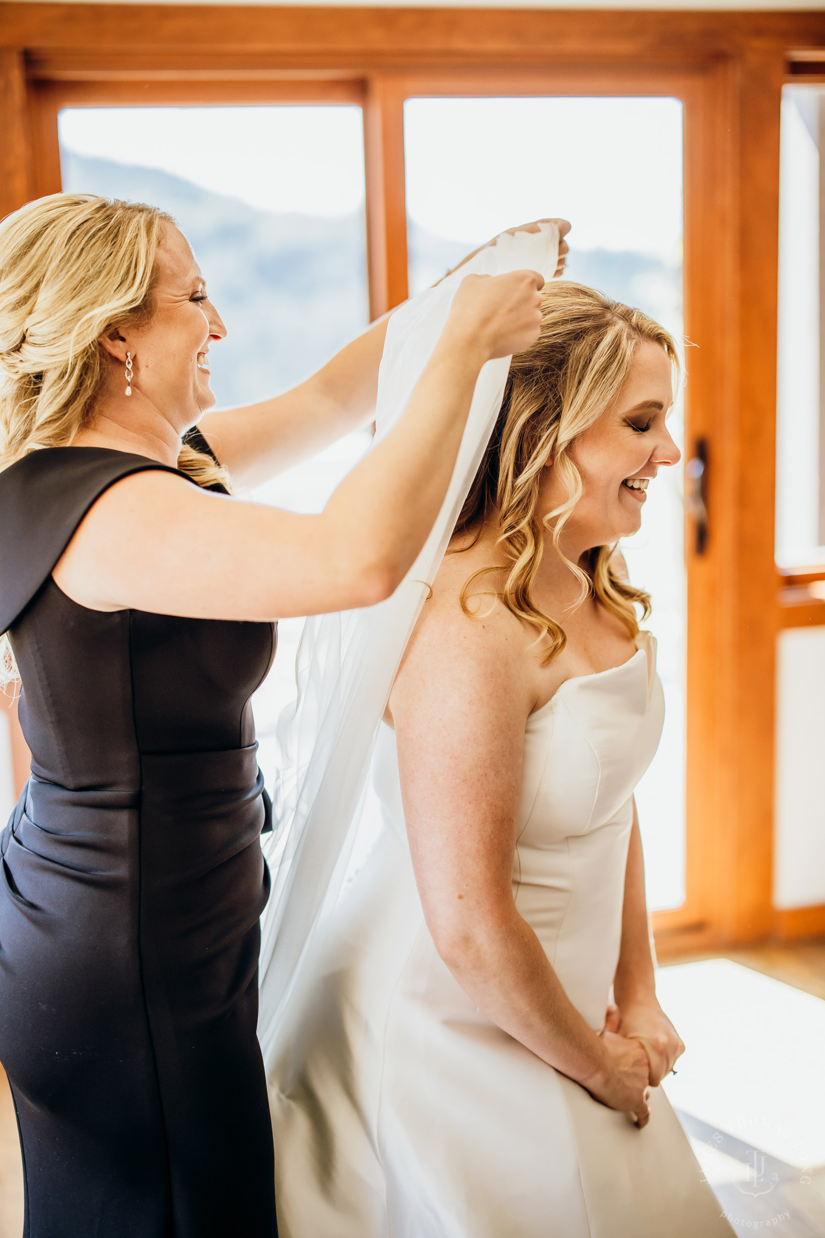 Salish Lodge & Spa Snoqualmie intimate wedding by Snoqualmie wedding photographer James Thomas Long Photography