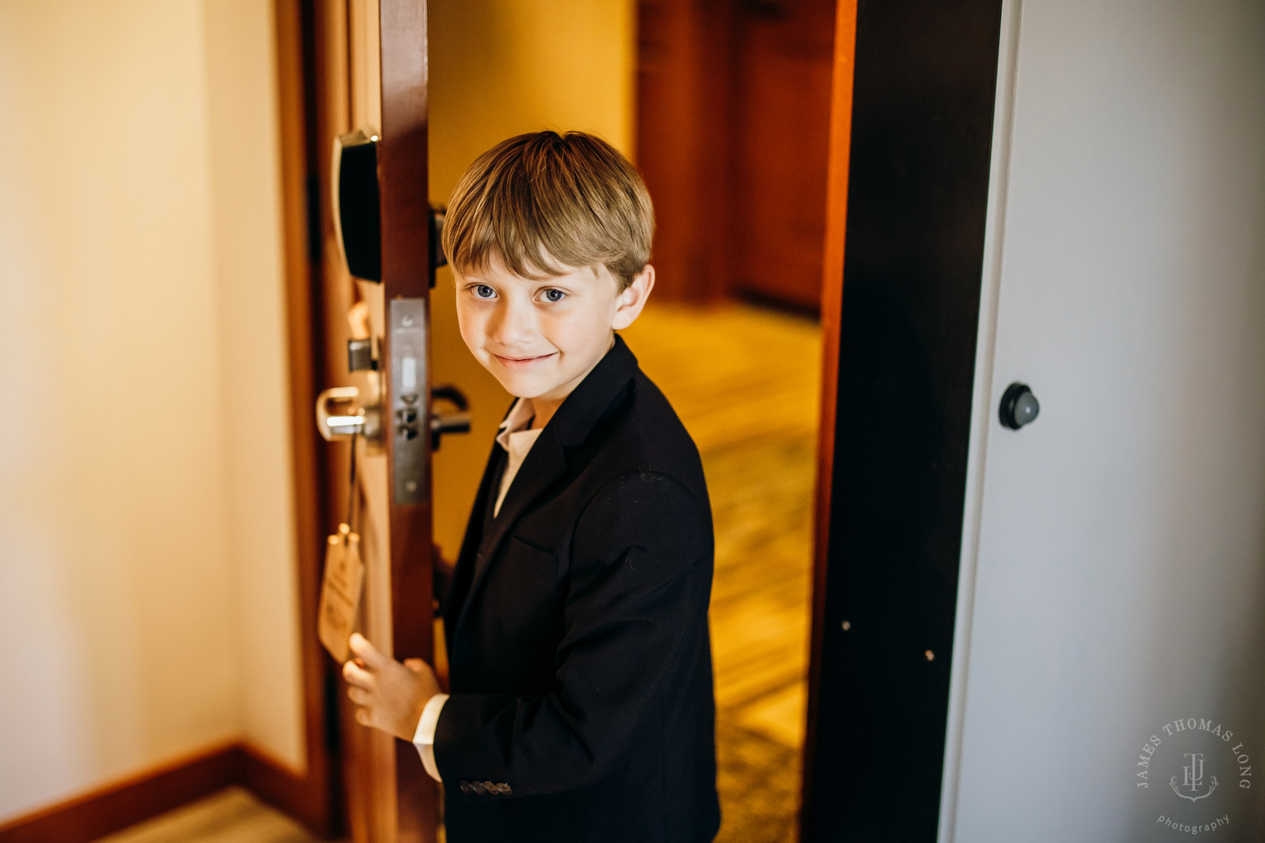 Salish Lodge & Spa Snoqualmie intimate wedding by Snoqualmie wedding photographer James Thomas Long Photography