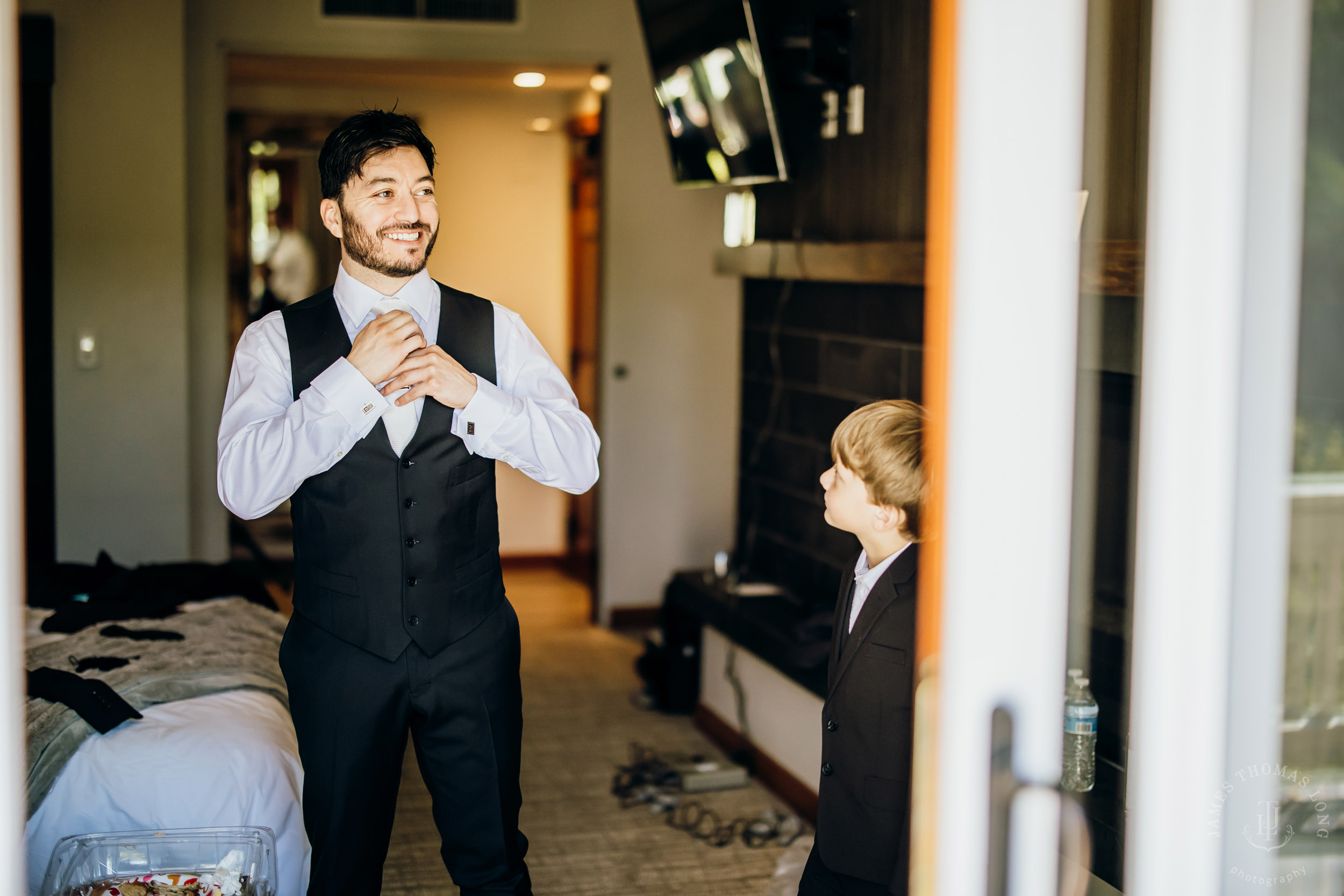 Salish Lodge & Spa Snoqualmie intimate wedding by Snoqualmie wedding photographer James Thomas Long Photography