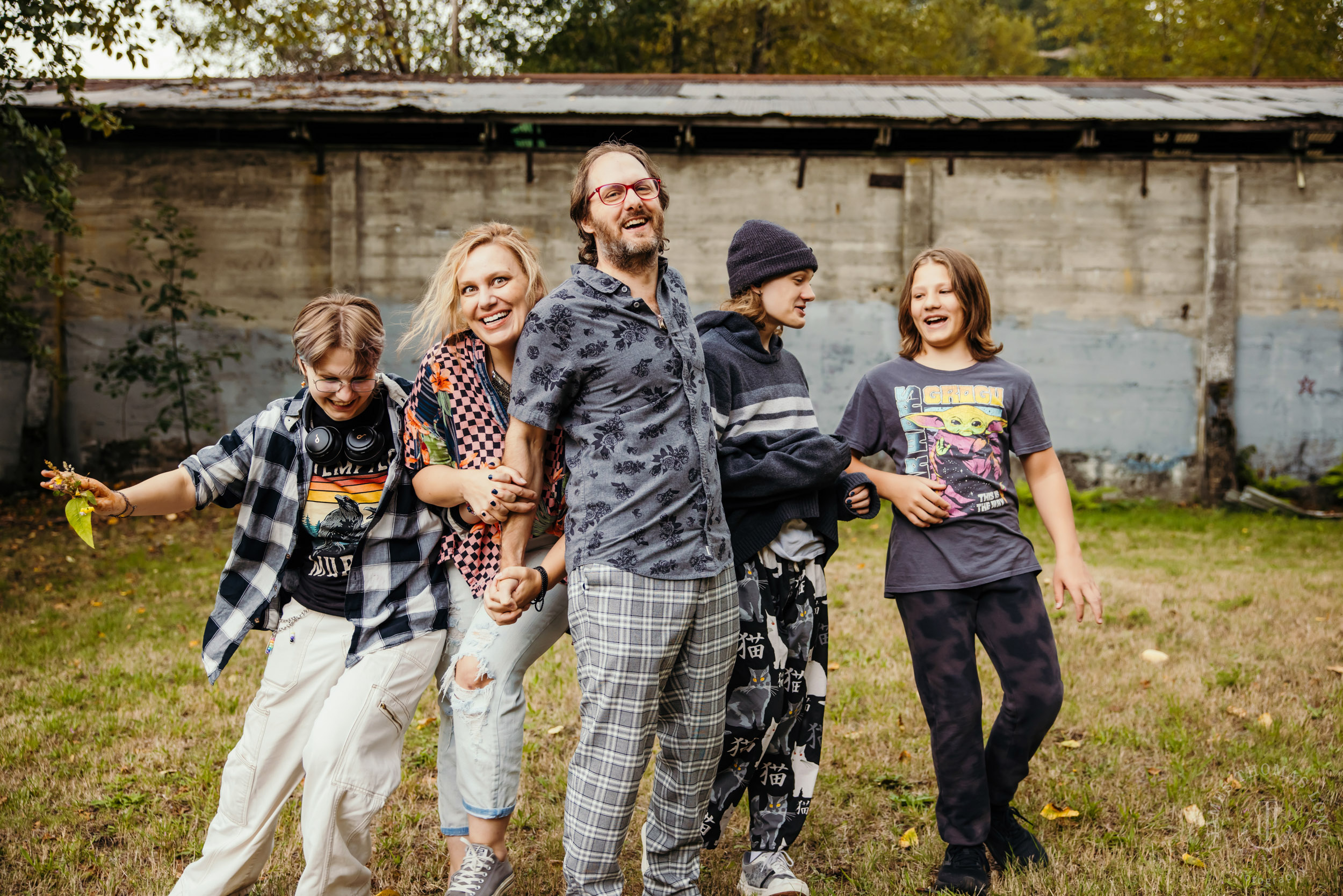 Snoqualmie urban graffiti family photography session by Snoqualmie family photographer James Thomas Long Photography