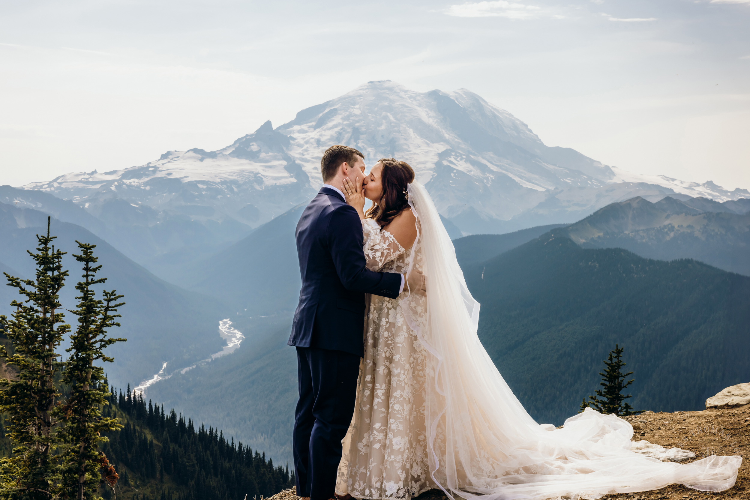 Crystal Mountain, WA wedding by Seattle wedding photographer James Thomas Long Photography