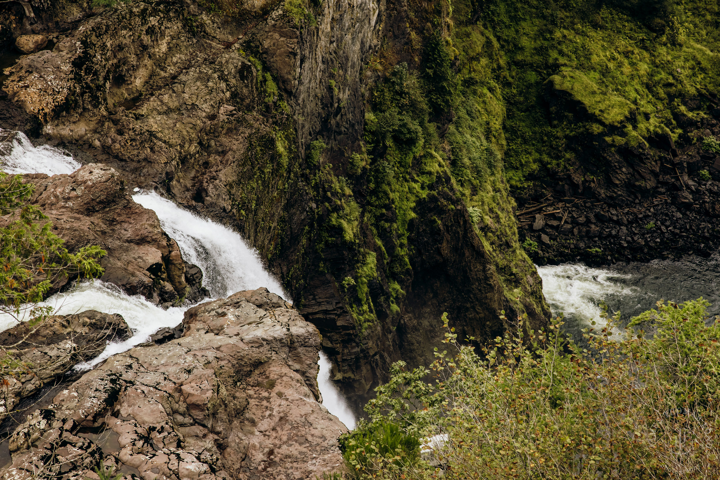 Salish Lodge Snoqualmie Falls wedding by Seattle wedding photographer James Thomas Long Photography