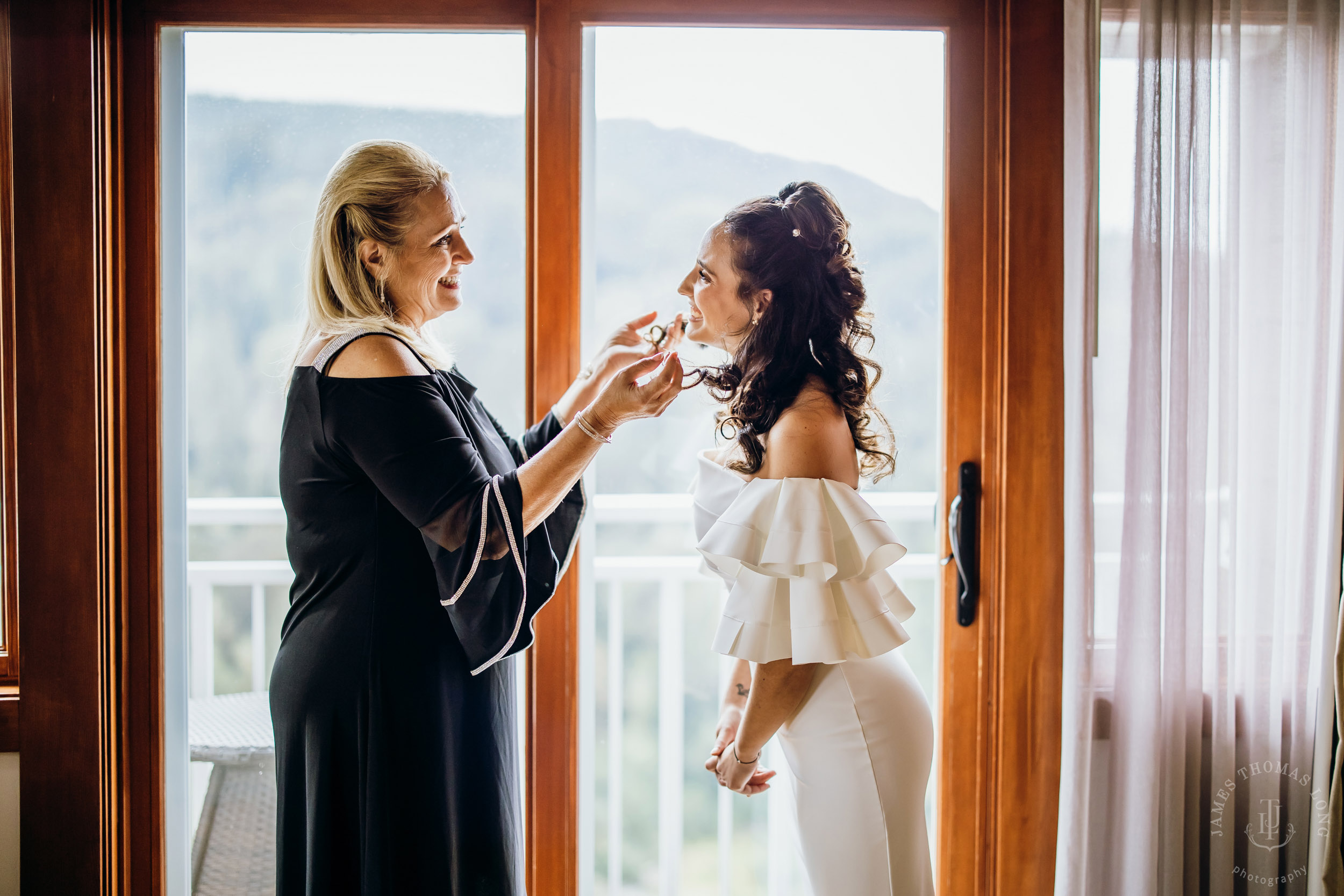 Salish Lodge Snoqualmie Falls wedding by Seattle wedding photographer James Thomas Long Photography