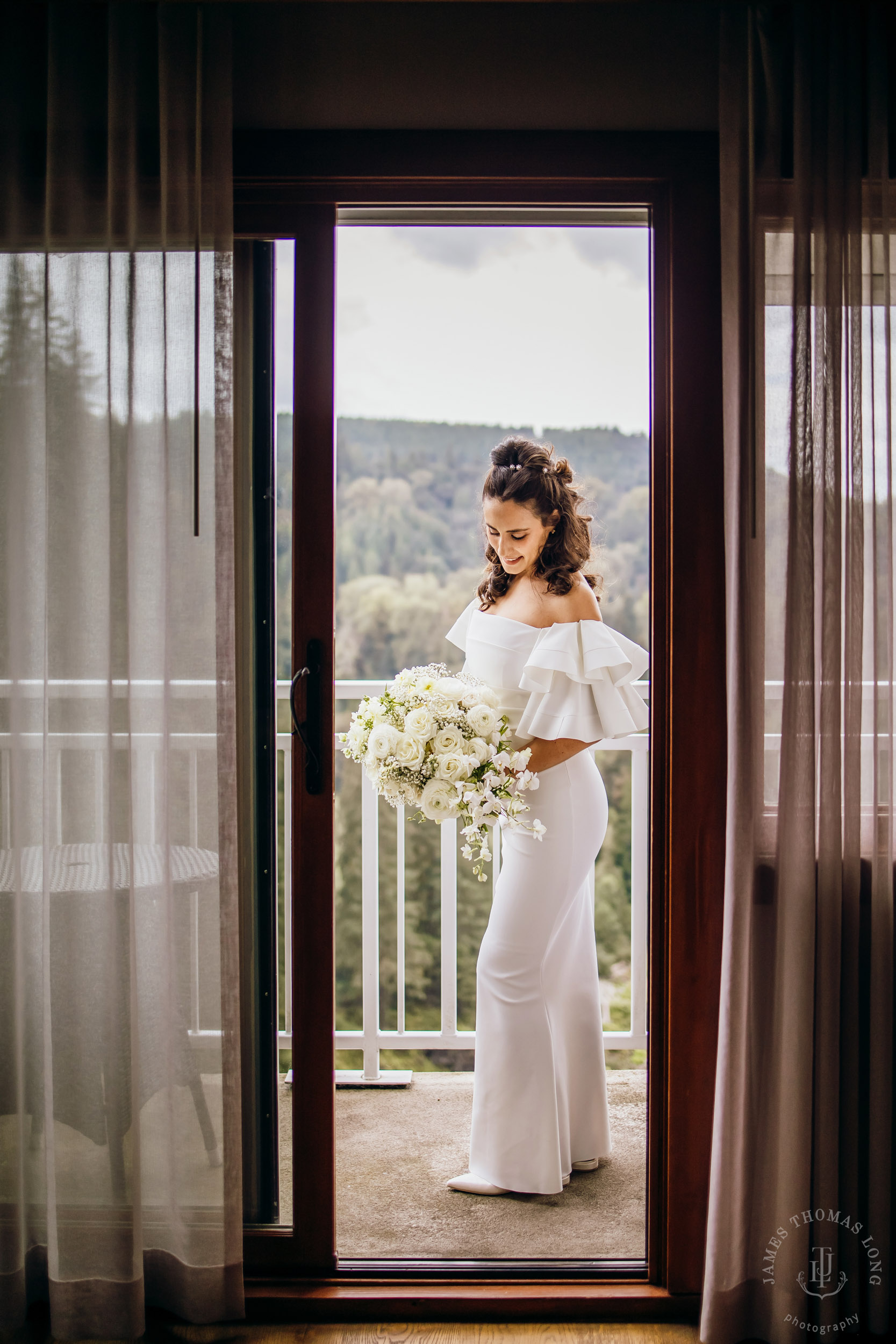 Salish Lodge Snoqualmie Falls wedding by Seattle wedding photographer James Thomas Long Photography