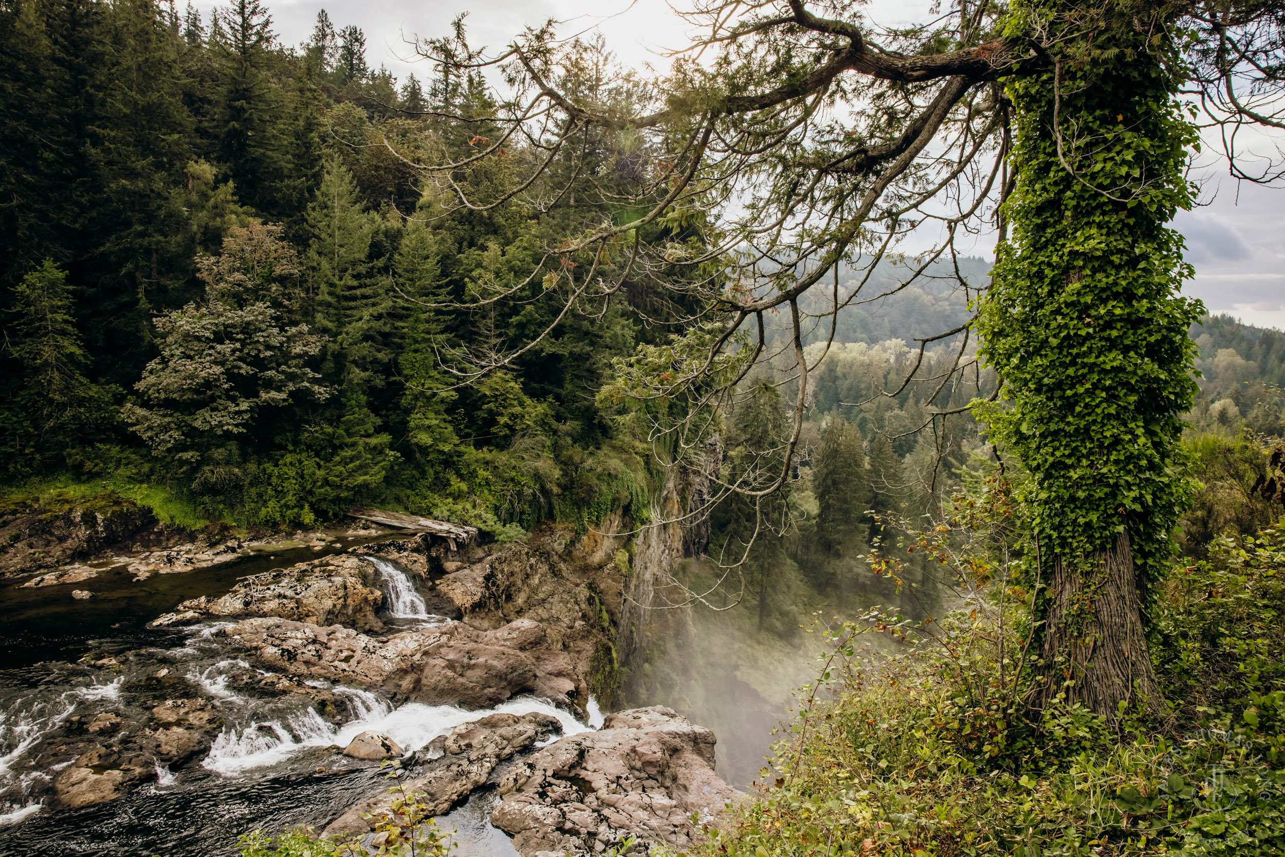 Salish Lodge Snoqualmie Falls wedding by Seattle wedding photographer James Thomas Long Photography