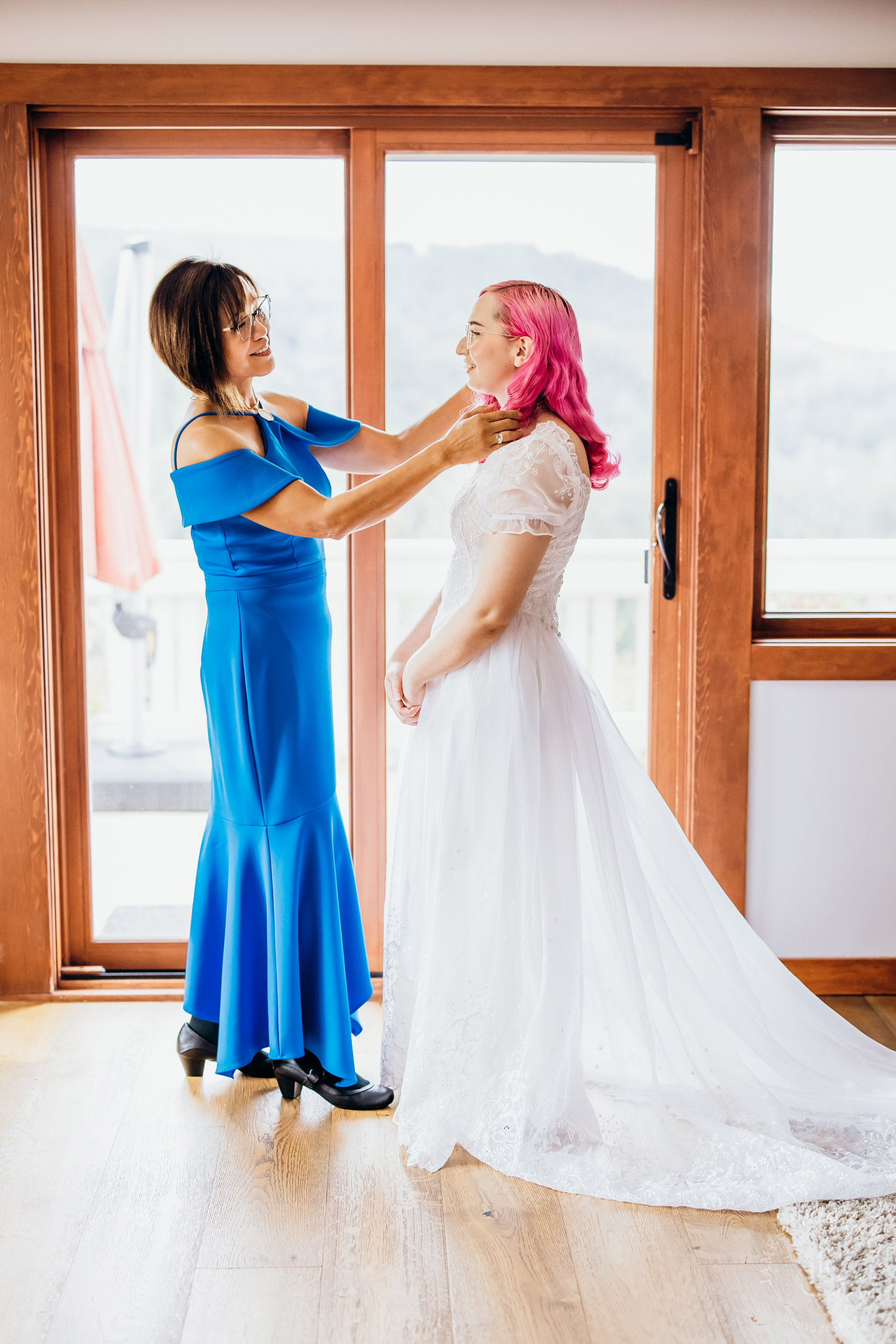 Salish Lodge Snoqualmie Falls wedding by Snoqualmie wedding photographer James Thomas Long Photography