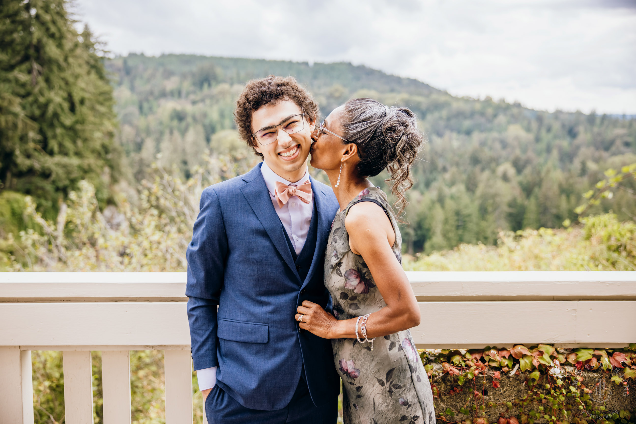 Salish Lodge Snoqualmie Falls wedding by Snoqualmie wedding photographer James Thomas Long Photography