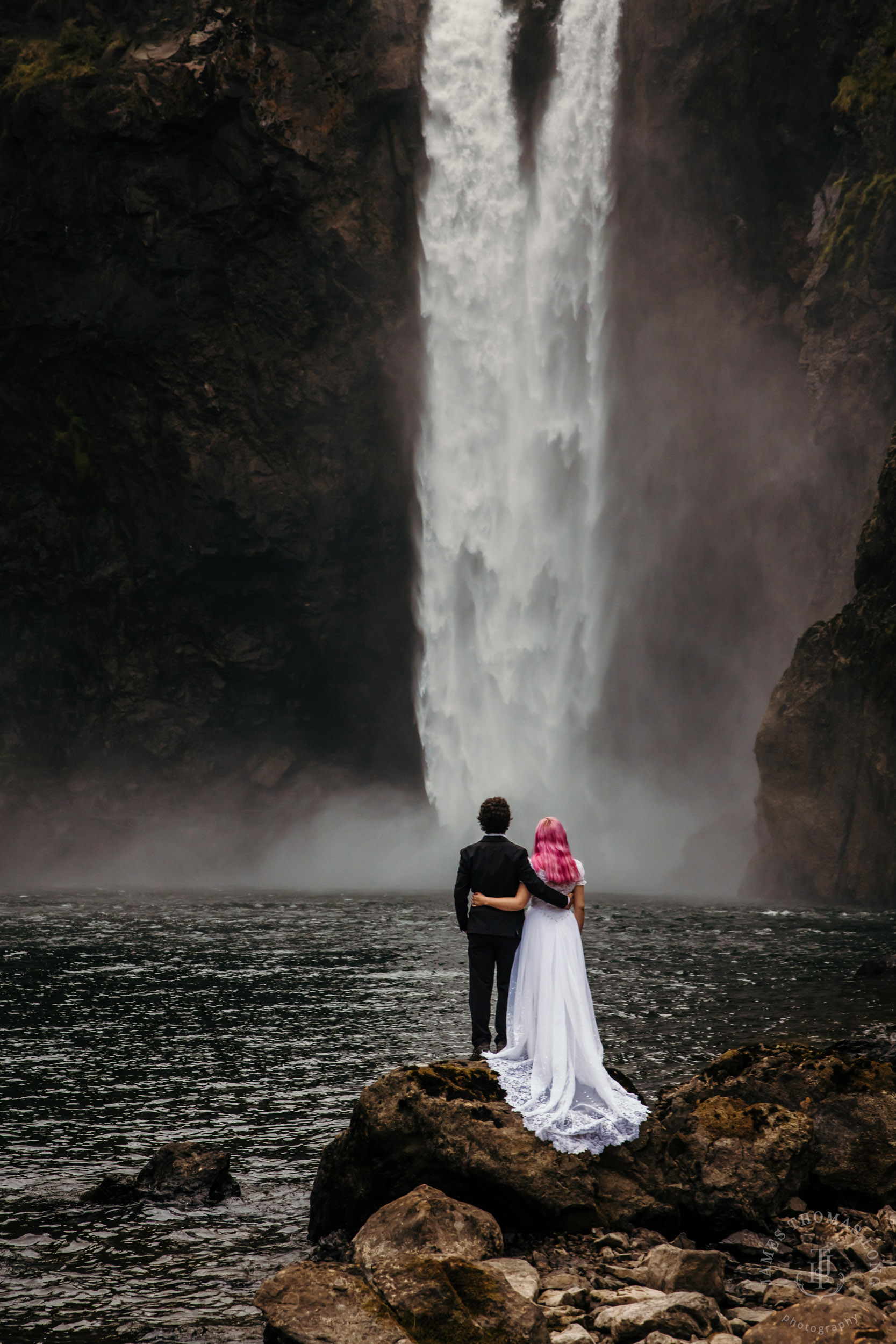 Snoqualmie Falls Salish Lodge wedding by Snoqualmie adventure wedding photographer James Thomas Long Photography