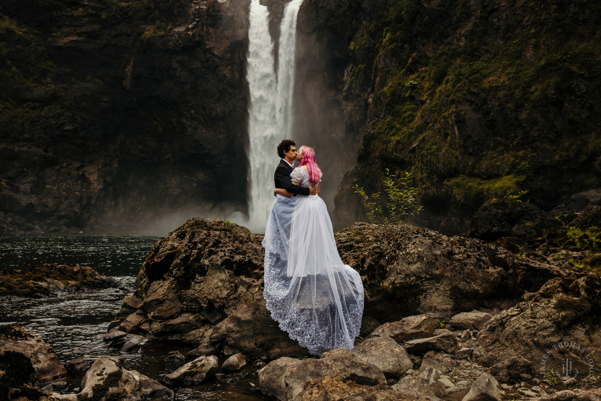 Snoqualmie Falls Salish Lodge wedding by Snoqualmie adventure wedding photographer James Thomas Long Photography