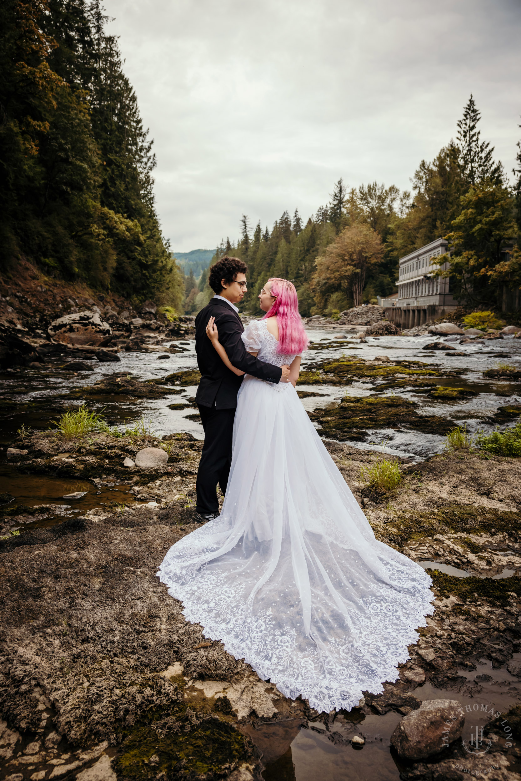 Snoqualmie Falls Salish Lodge wedding by Snoqualmie adventure wedding photographer James Thomas Long Photography