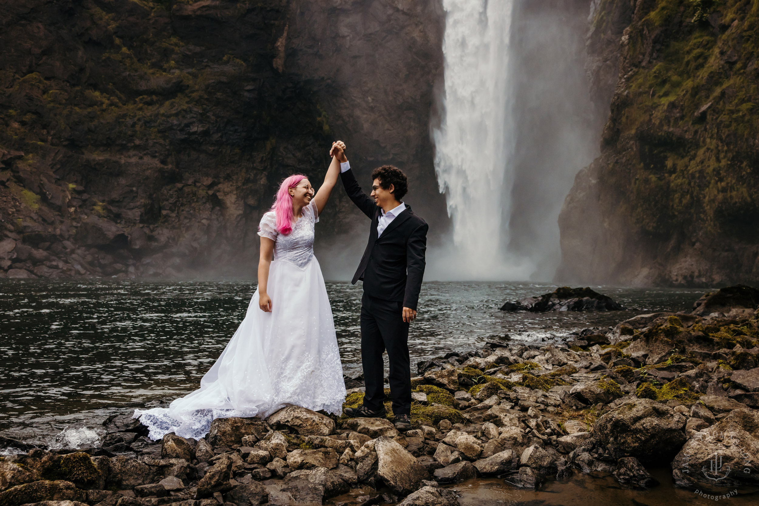 Snoqualmie Falls Salish Lodge wedding by Snoqualmie adventure wedding photographer James Thomas Long Photography