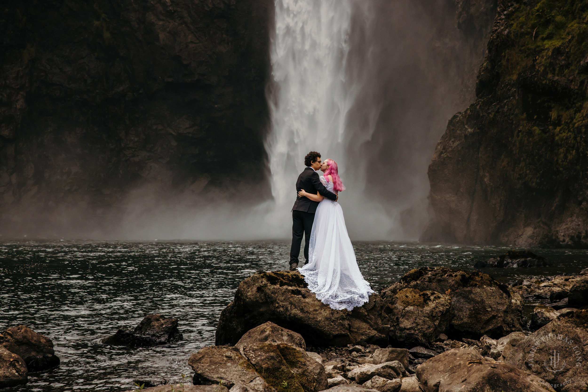 Snoqualmie Falls Salish Lodge wedding by Snoqualmie adventure wedding photographer James Thomas Long Photography