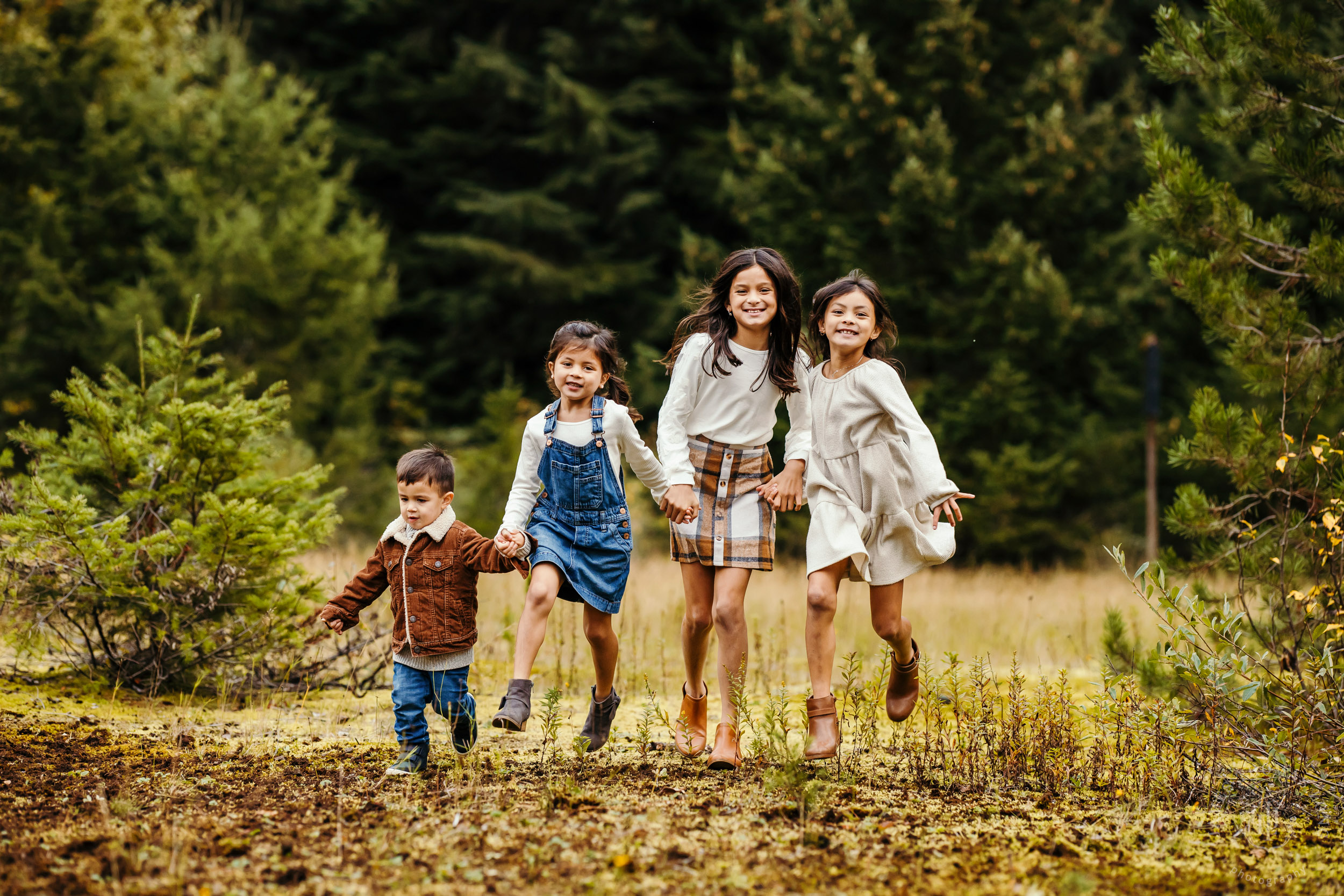 Snoqualmie Pass family session by Snoqualmie family photographer James Thomas Long Photography