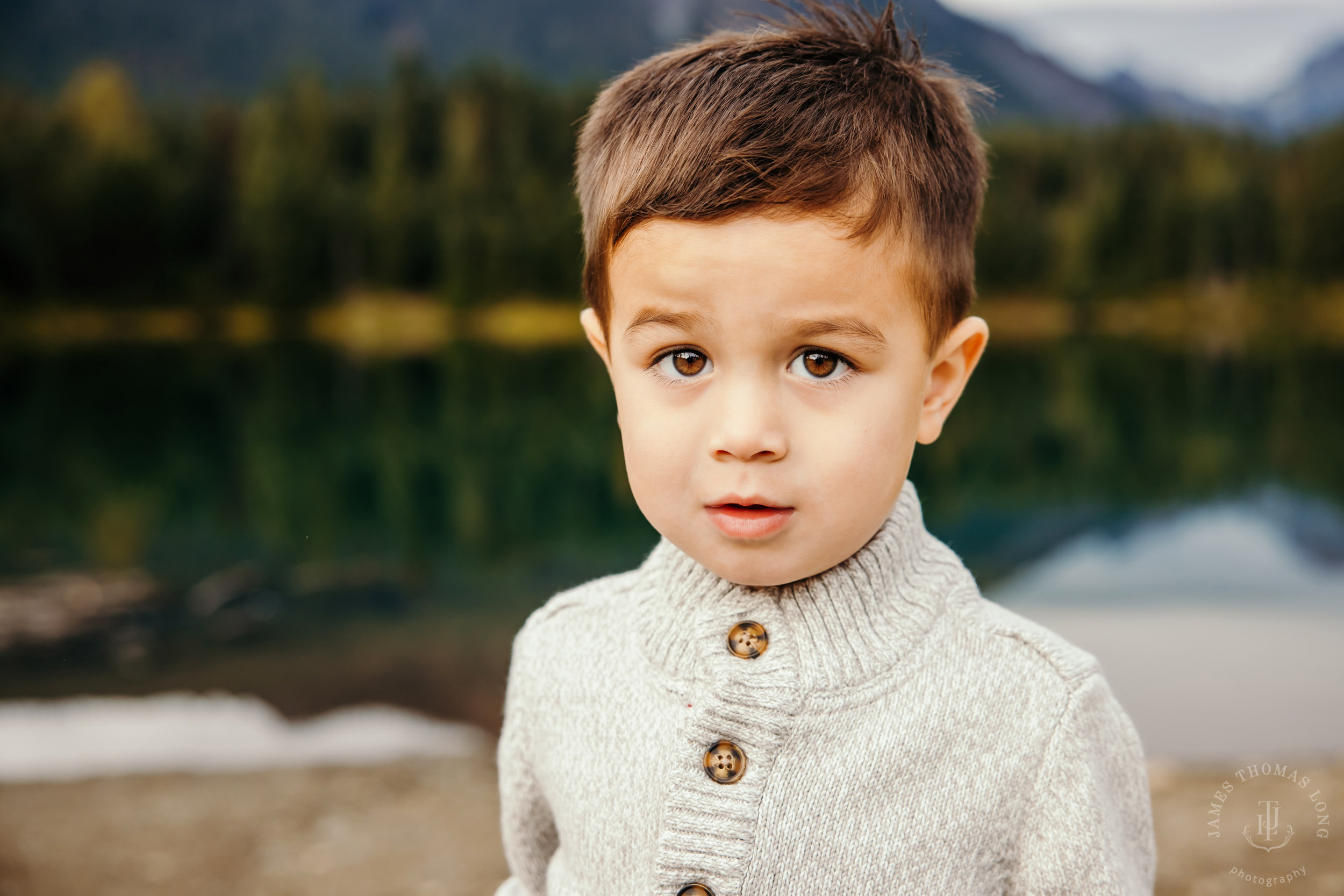 Snoqualmie Pass family session by Snoqualmie family photographer James Thomas Long Photography