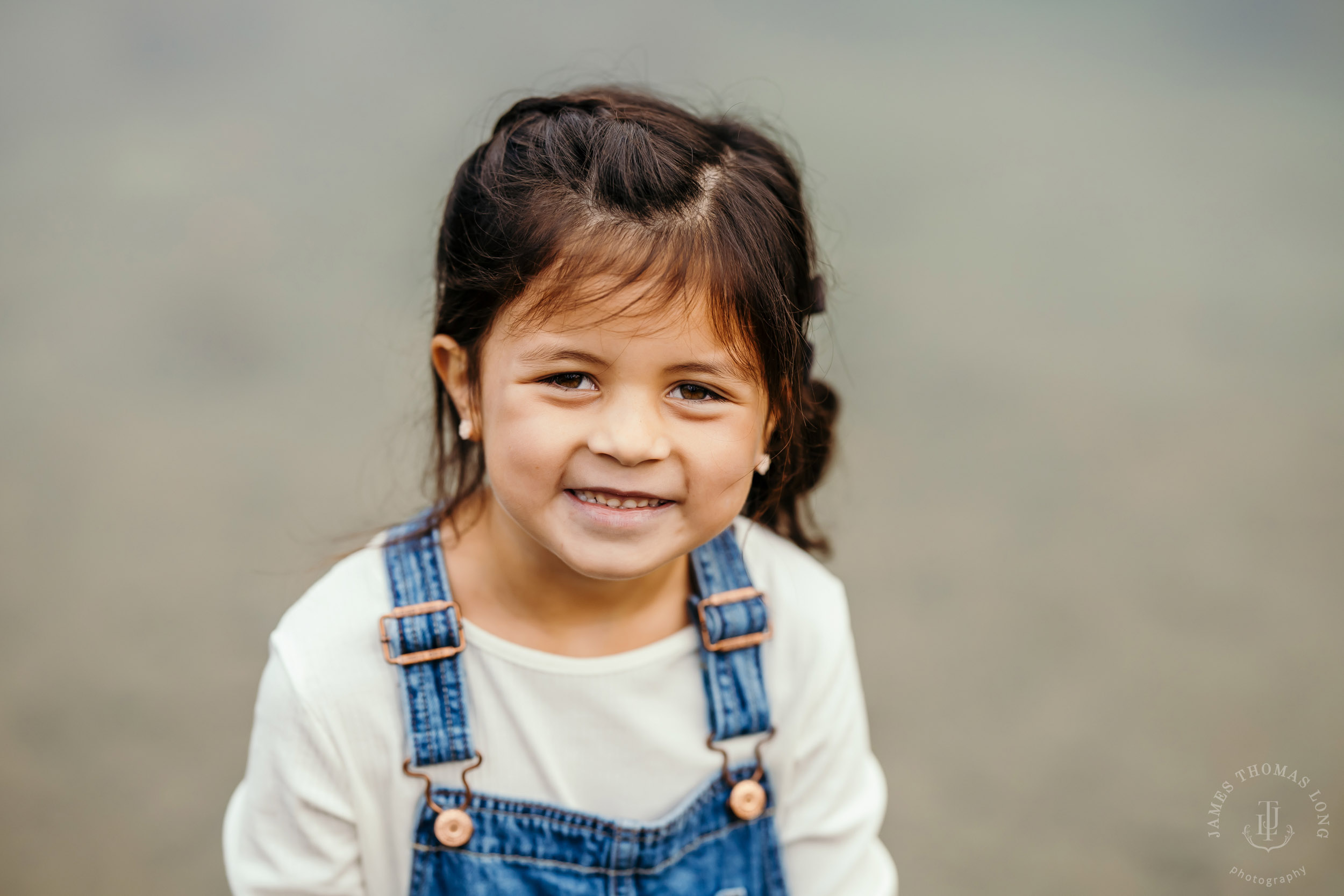 Snoqualmie Pass family session by Snoqualmie family photographer James Thomas Long Photography