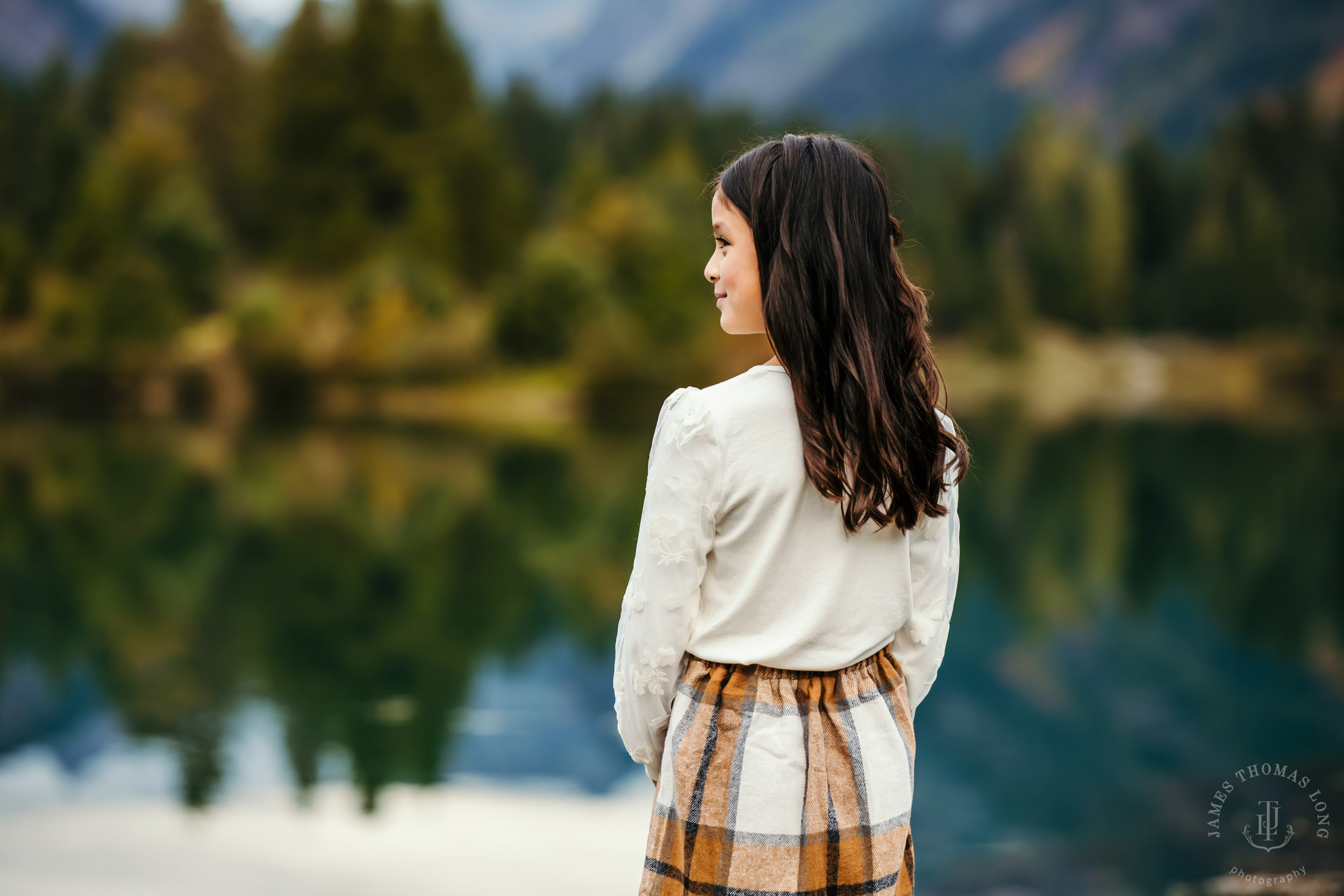 Snoqualmie Pass family session by Snoqualmie family photographer James Thomas Long Photography