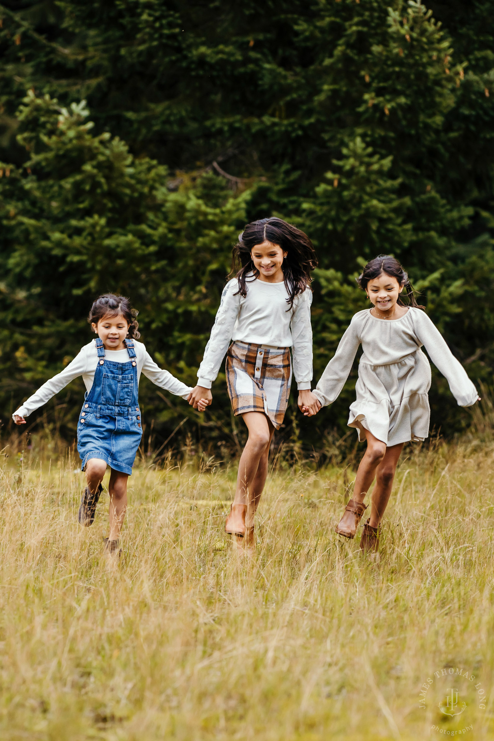 Snoqualmie Pass family session by Snoqualmie family photographer James Thomas Long Photography