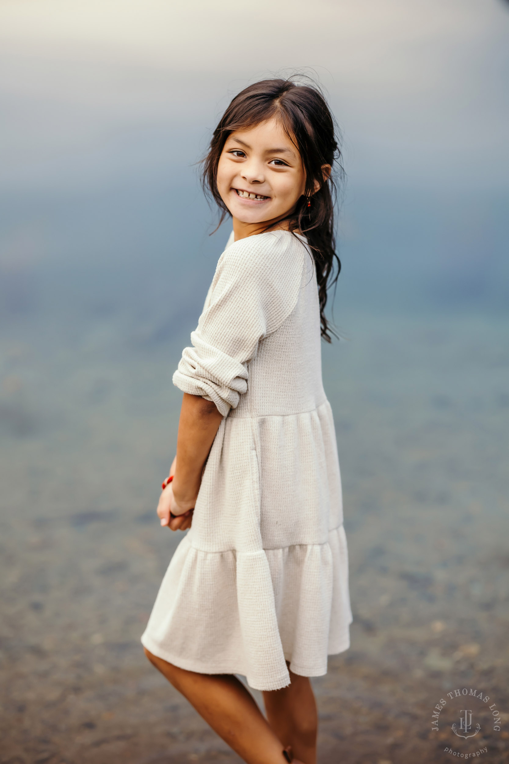 Snoqualmie Pass family session by Snoqualmie family photographer James Thomas Long Photography