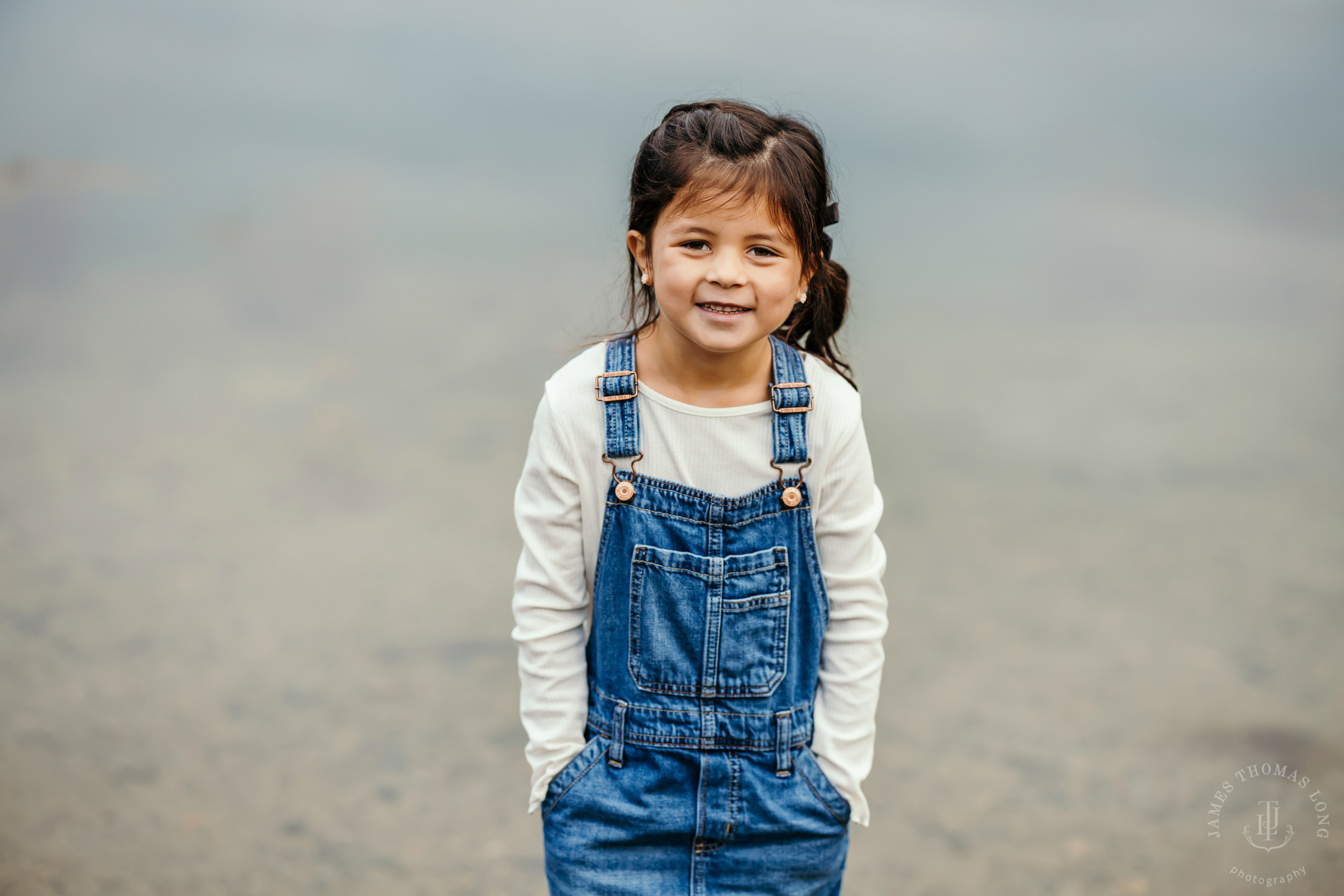 Snoqualmie Pass family session by Snoqualmie family photographer James Thomas Long Photography