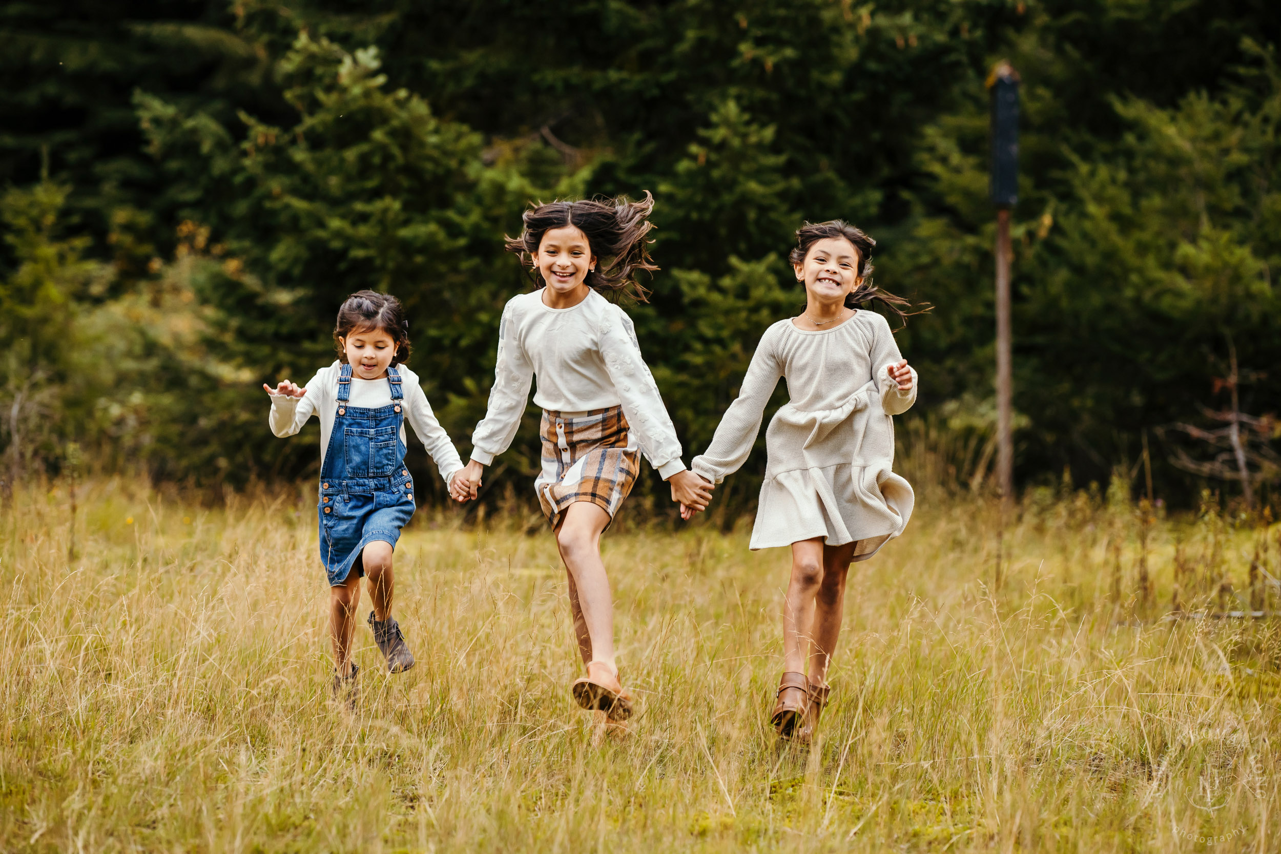 Snoqualmie Pass family session by Snoqualmie family photographer James Thomas Long Photography