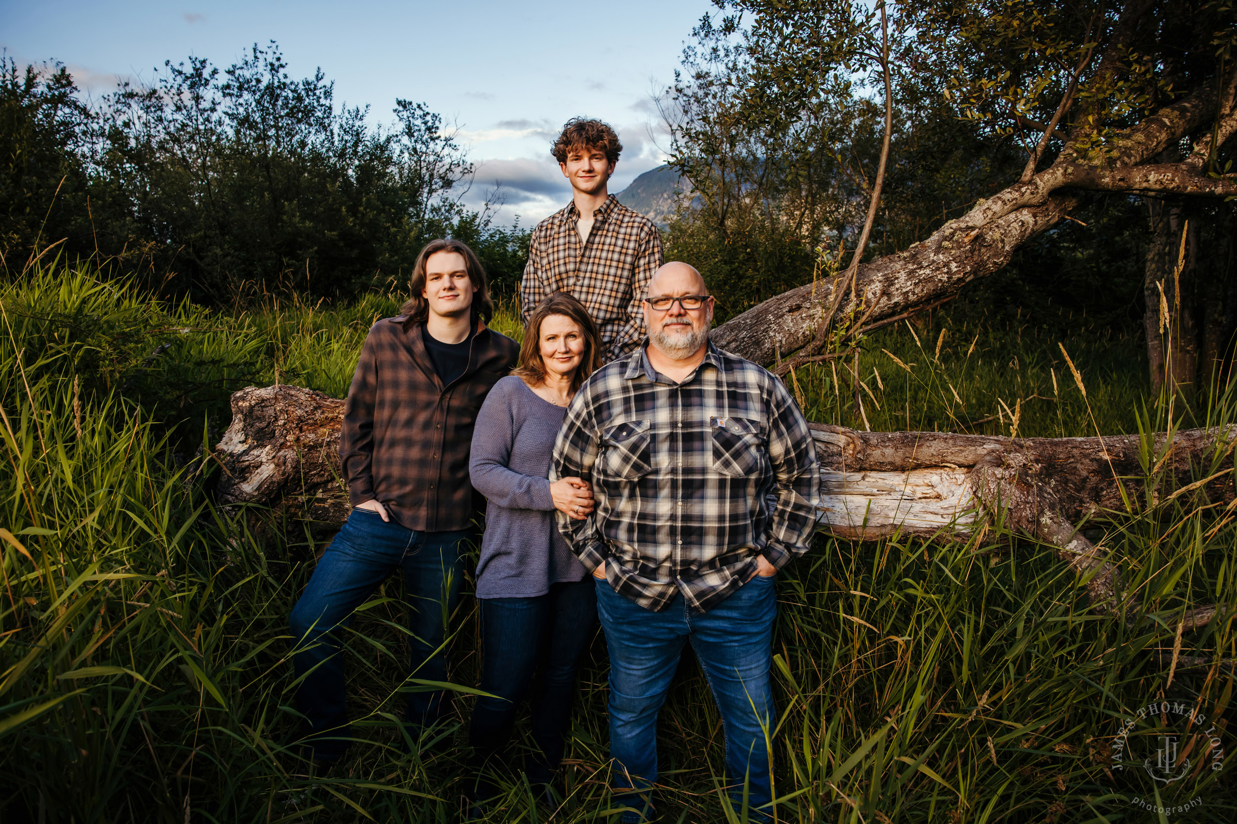 Snoqualmie WA family photography session by Snoqualmie family photographer James Thomas Long Photography